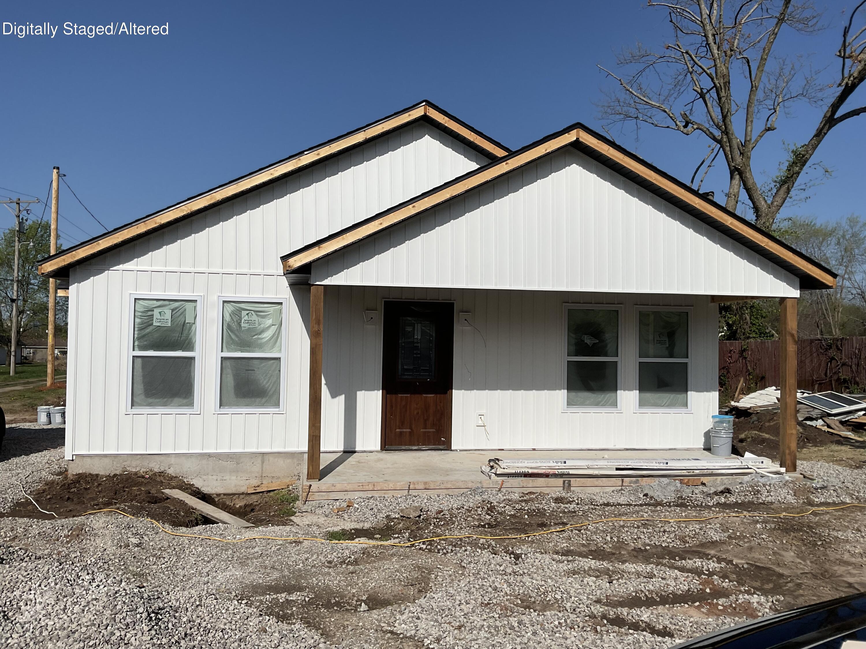 340 E Cofield Avenue Aurora, MO 65605