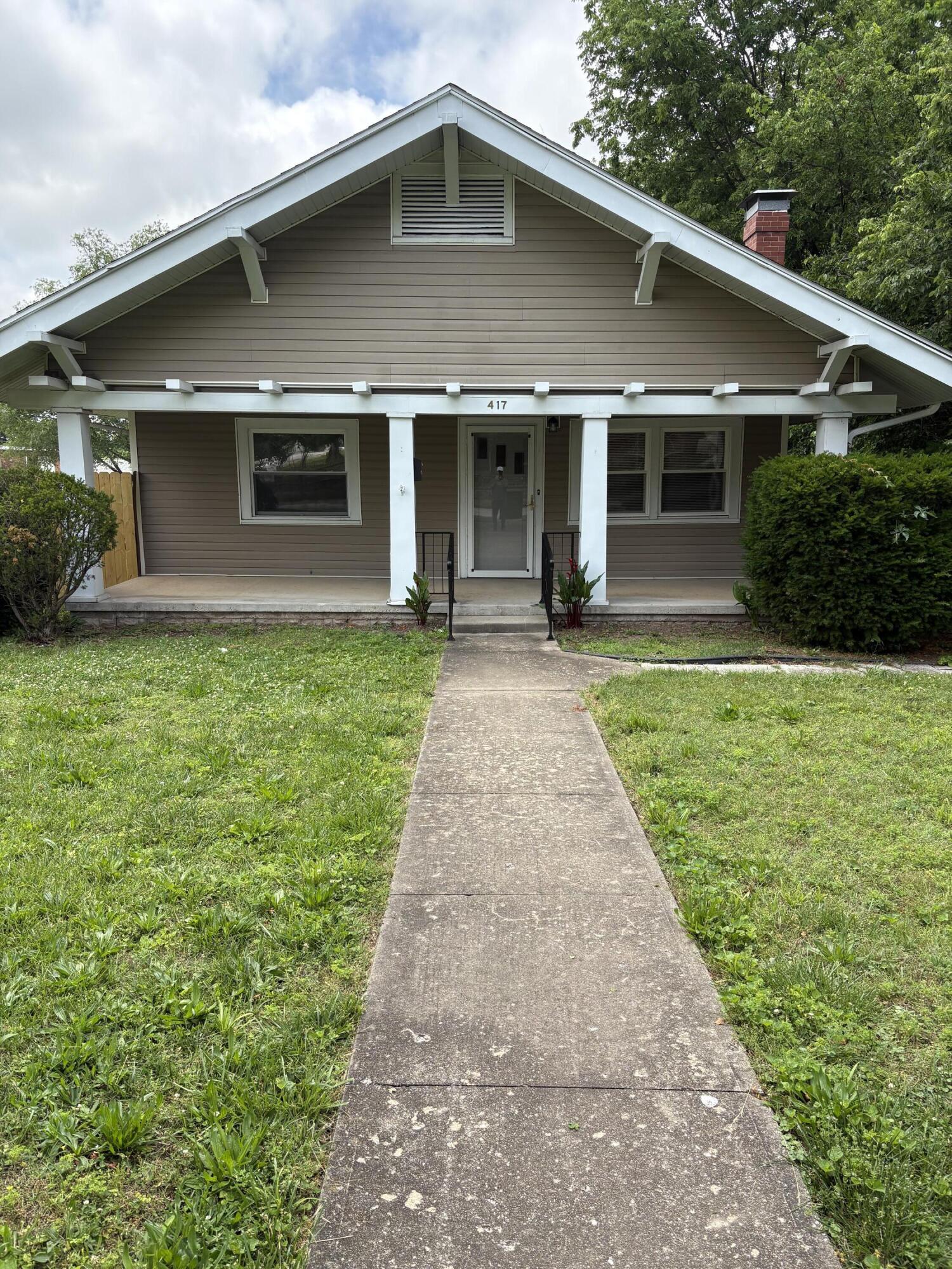 417 S Lincoln Avenue Aurora, MO 65605