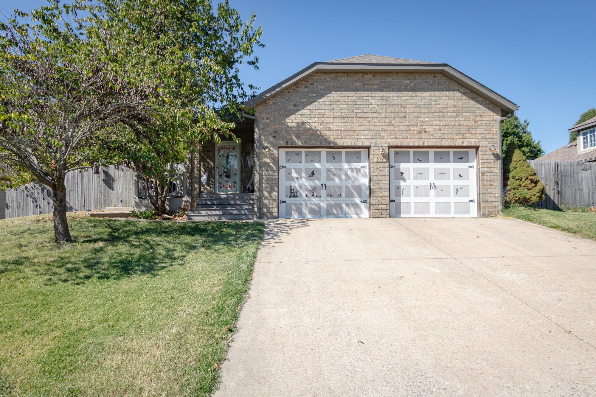577 S Canterbury Lane Nixa, MO 65714