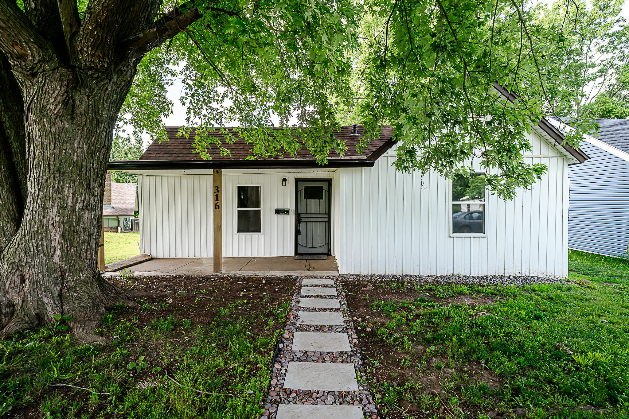 316 E Washington Street Pierce City, MO 65723