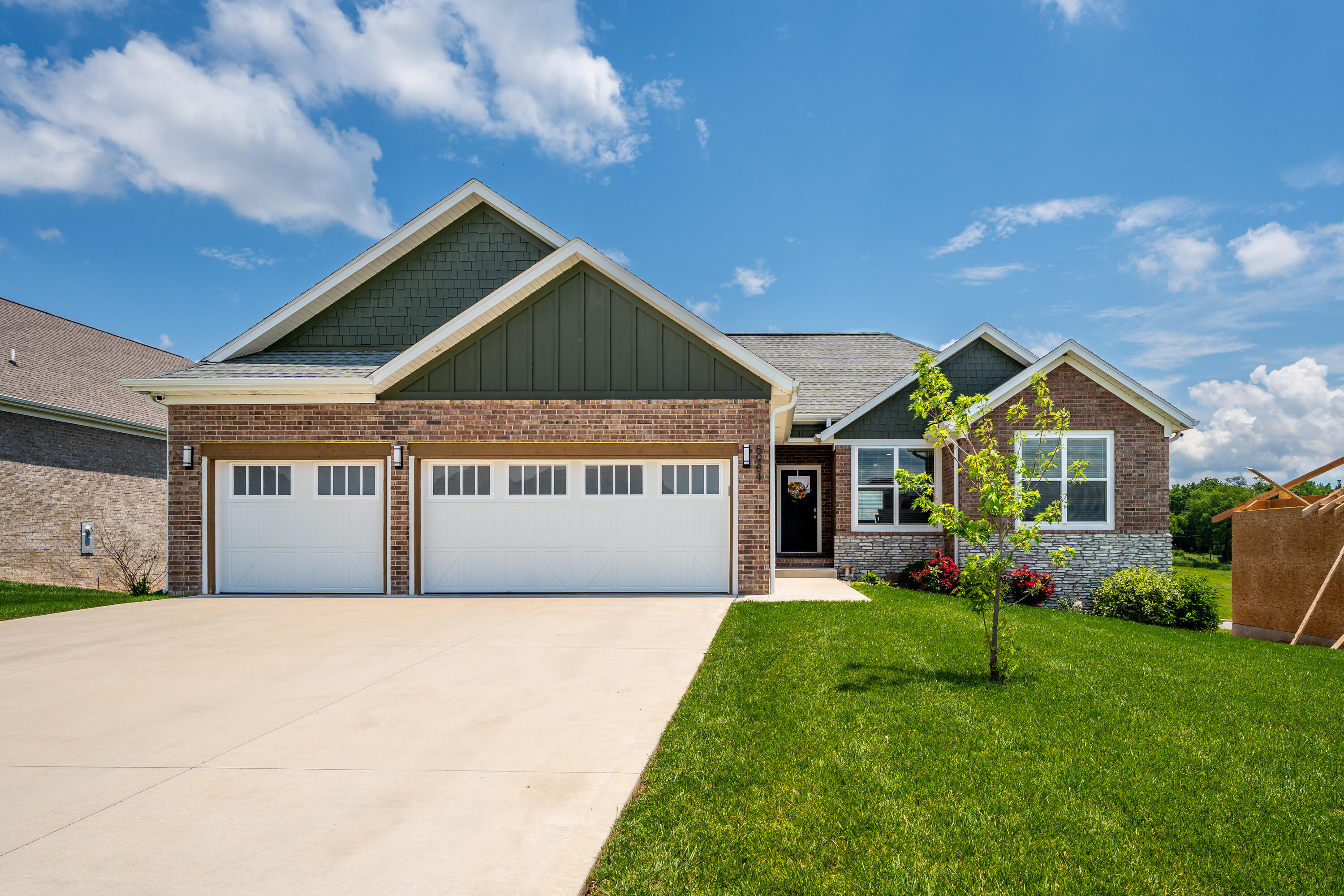 5984 S Applewood Avenue Springfield, MO 65810
