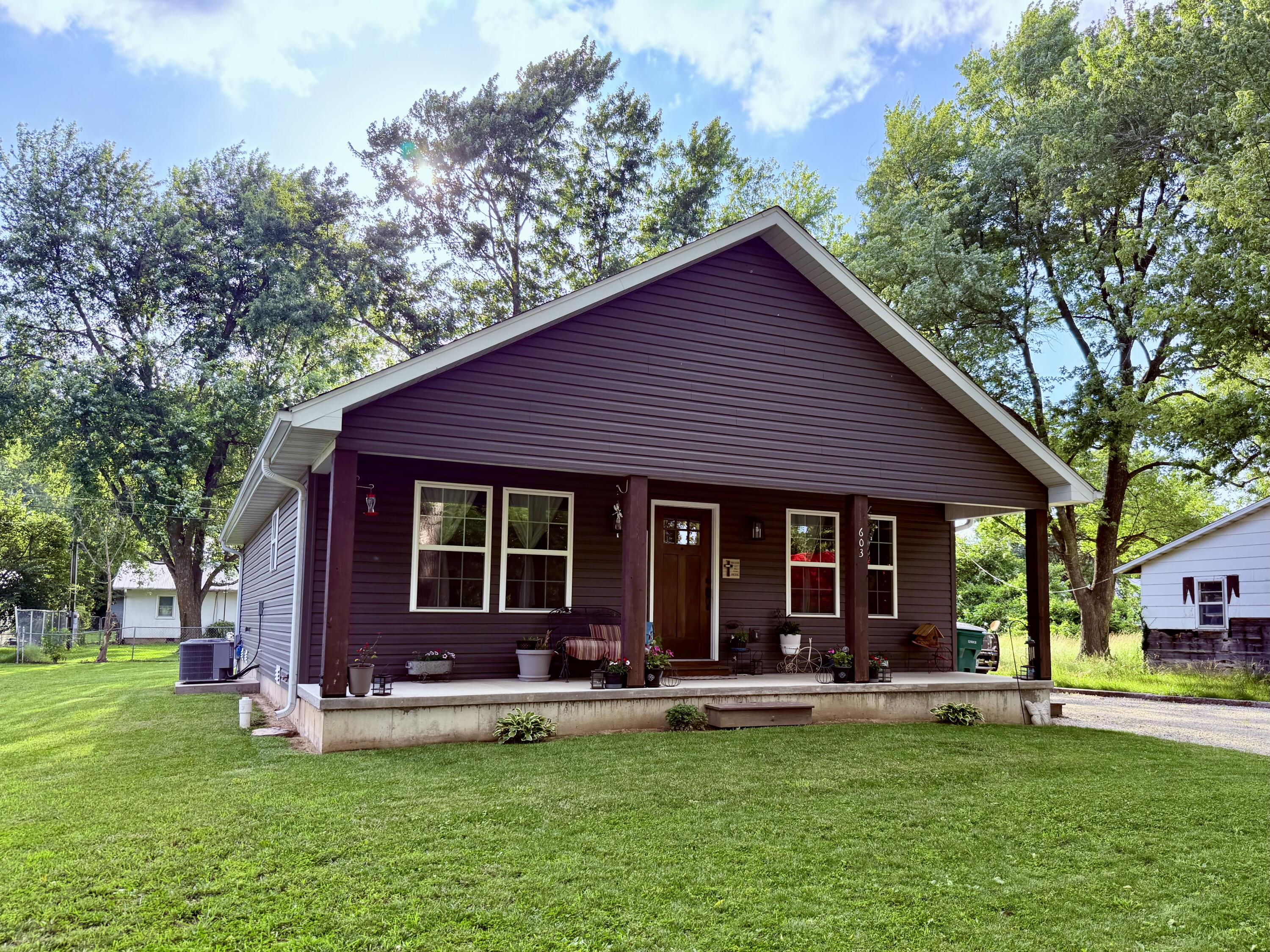 603 S High Street Mountain Grove, MO 65711