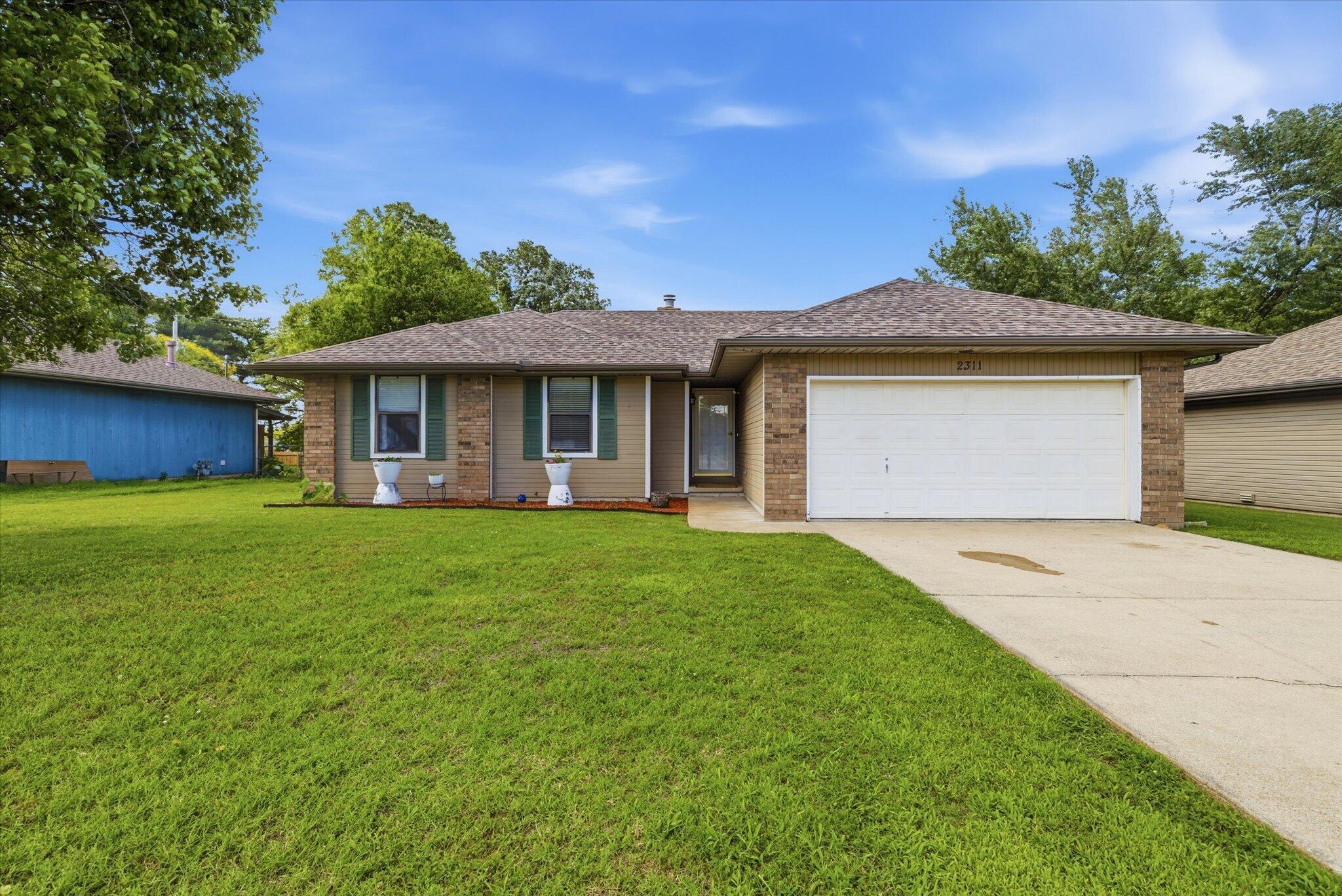 2311 W Roxbury Street Springfield, MO 65807
