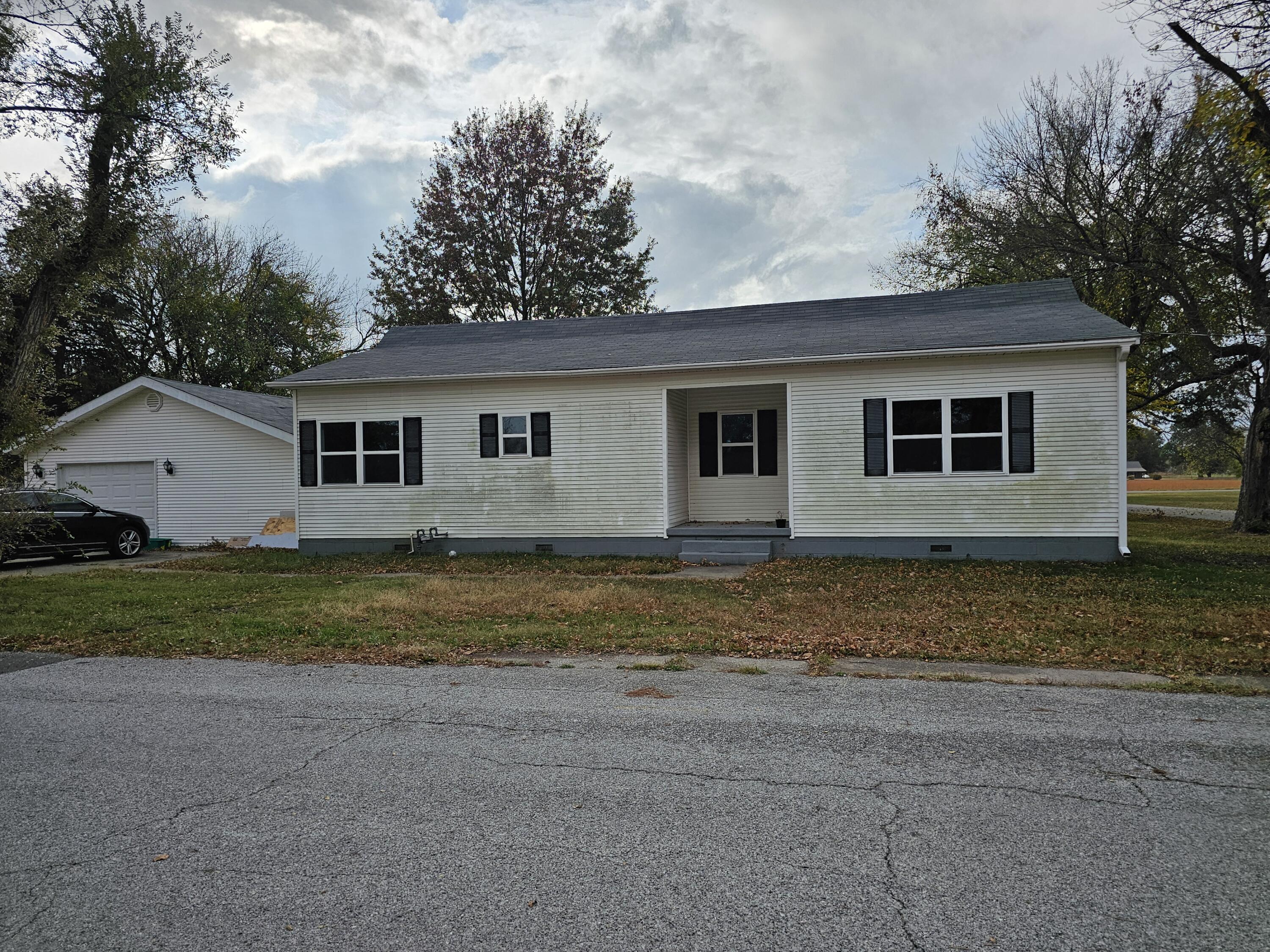 1101 E 18th Street Lamar, MO 64759
