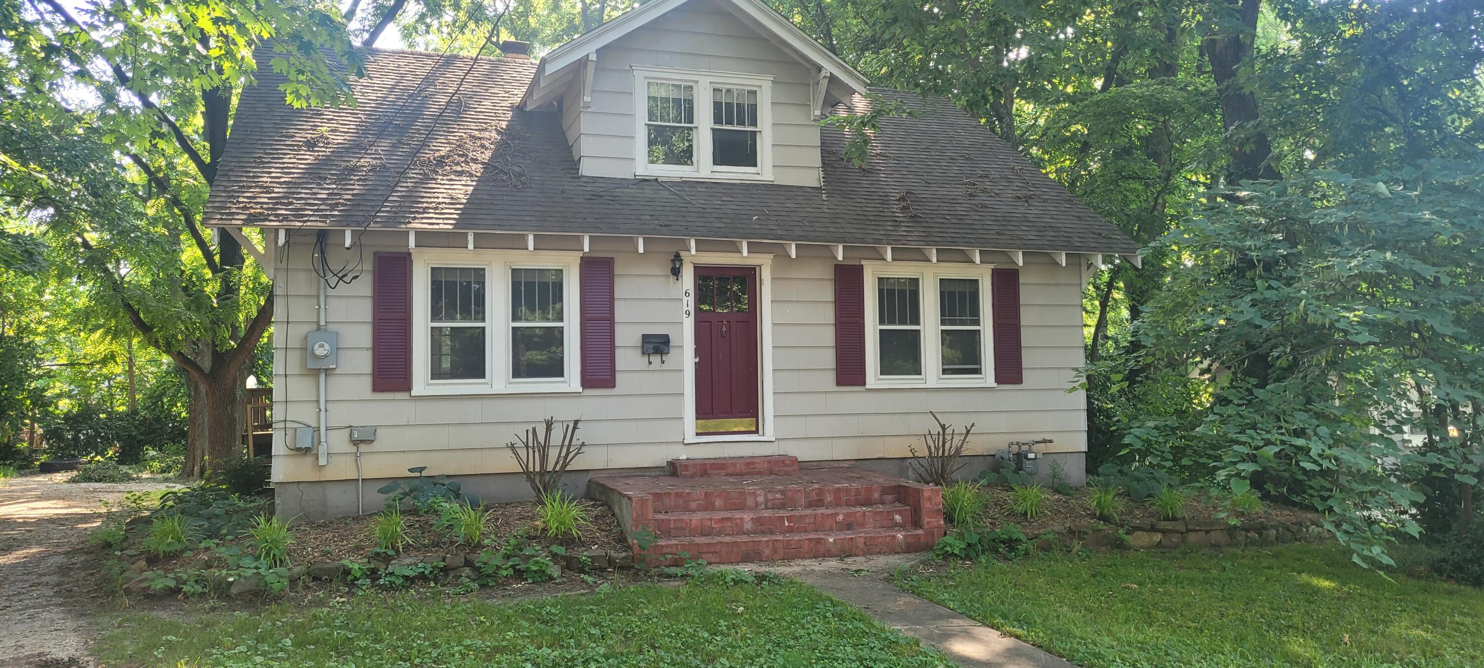 619 S Kentwood Avenue Springfield, MO 65802