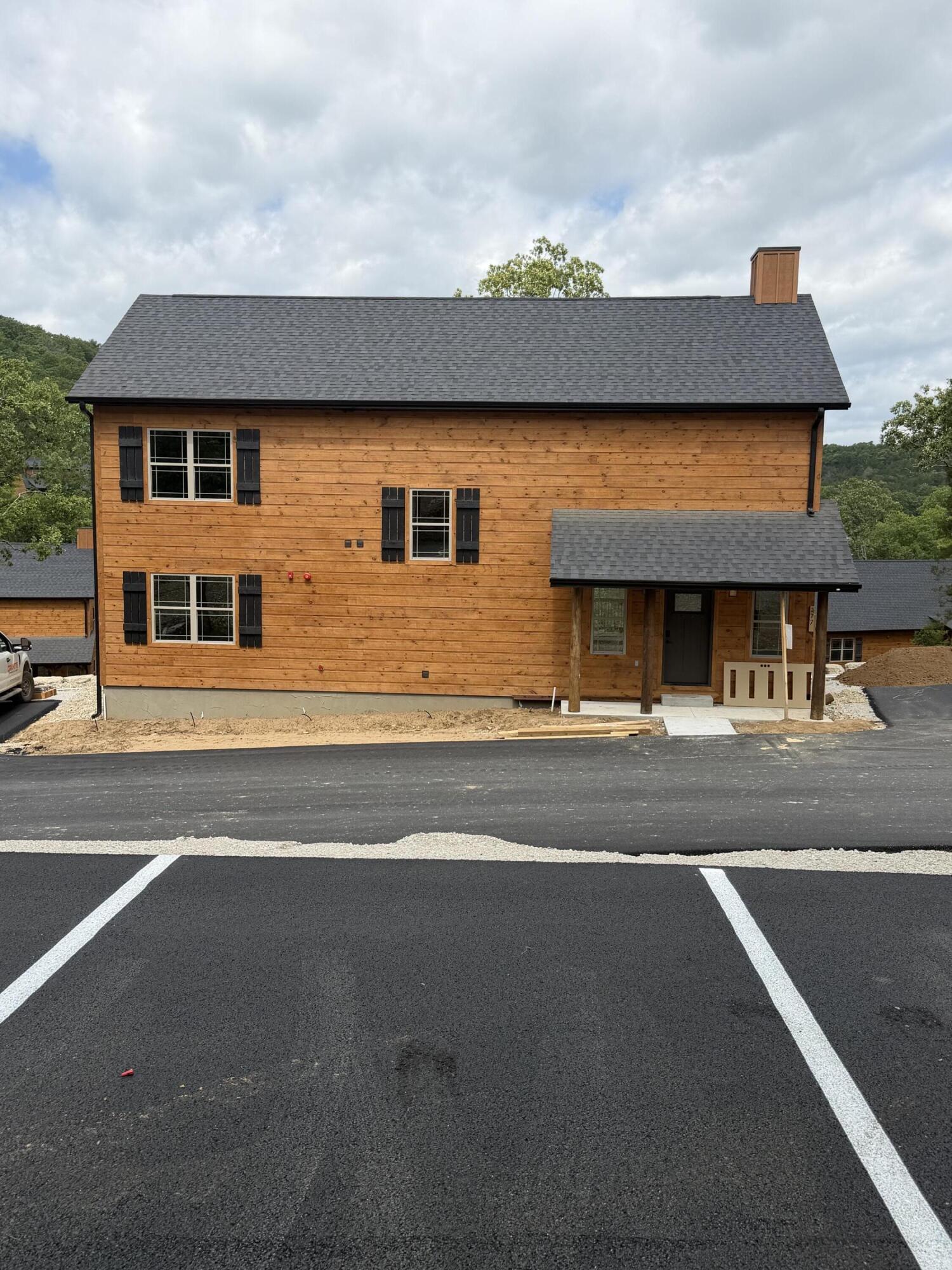 277 Meadow Spring Way Hollister, MO 65672