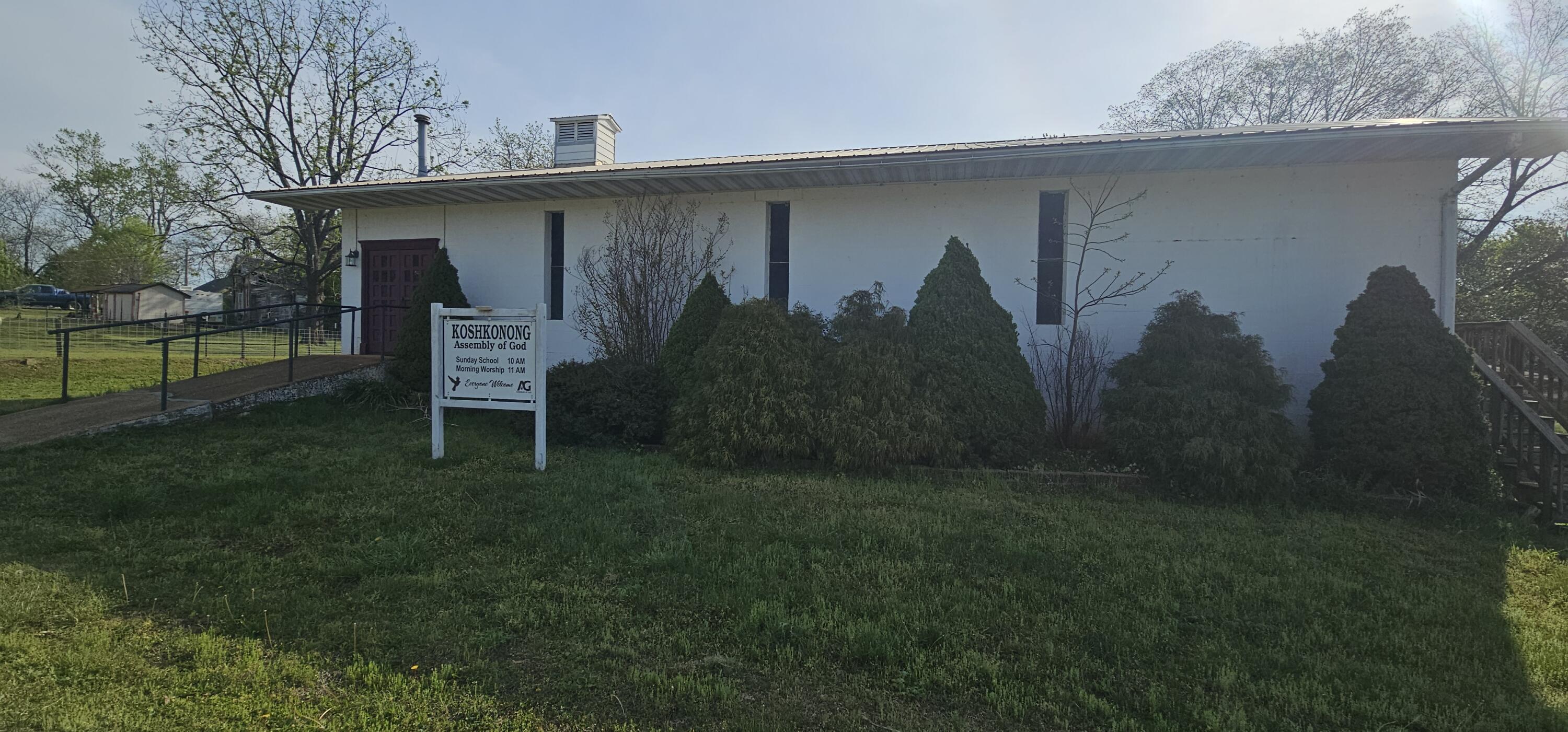 400 Bingham Street Koshkonong, MO 65692
