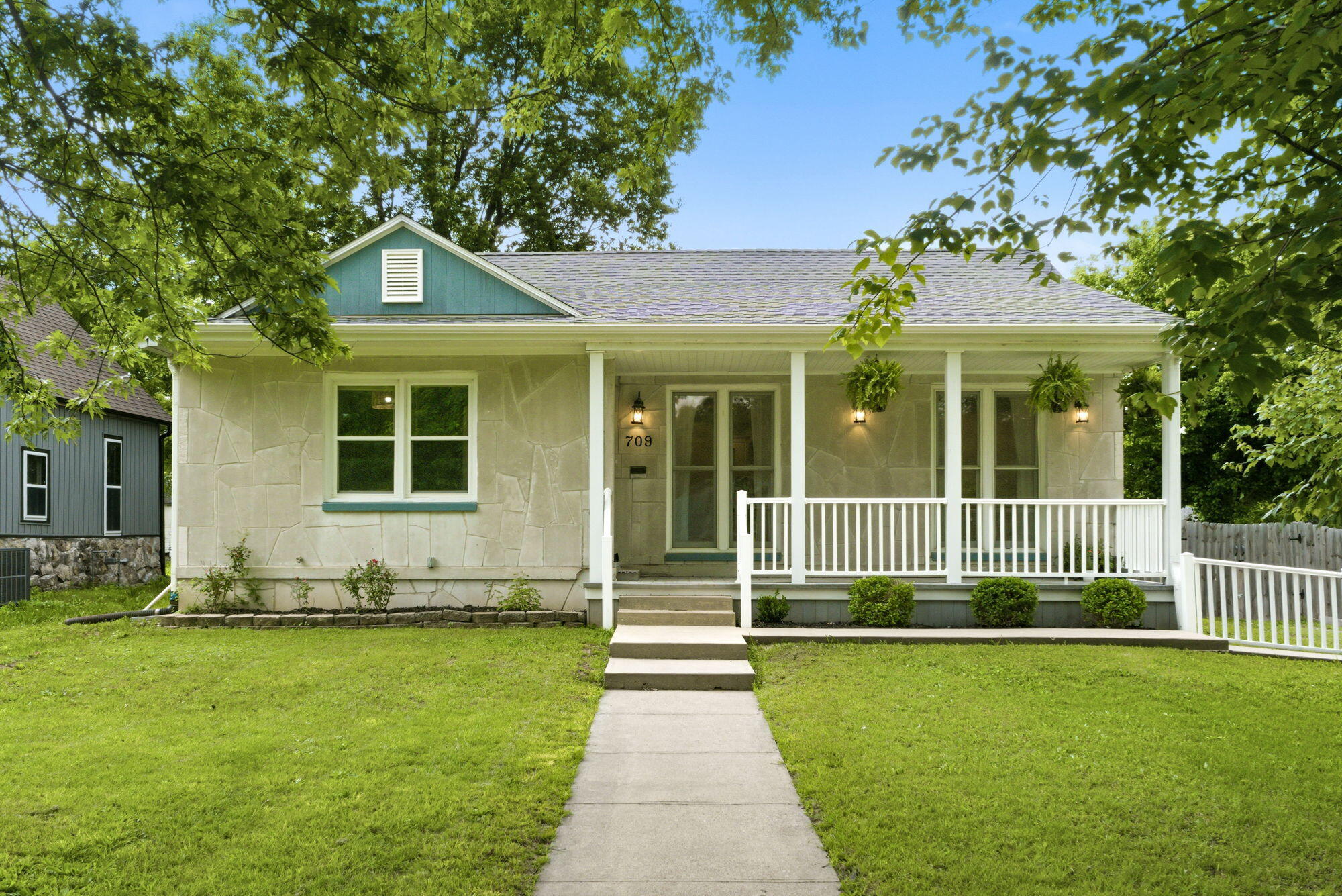 709 Frisco Street Monett, MO 65708