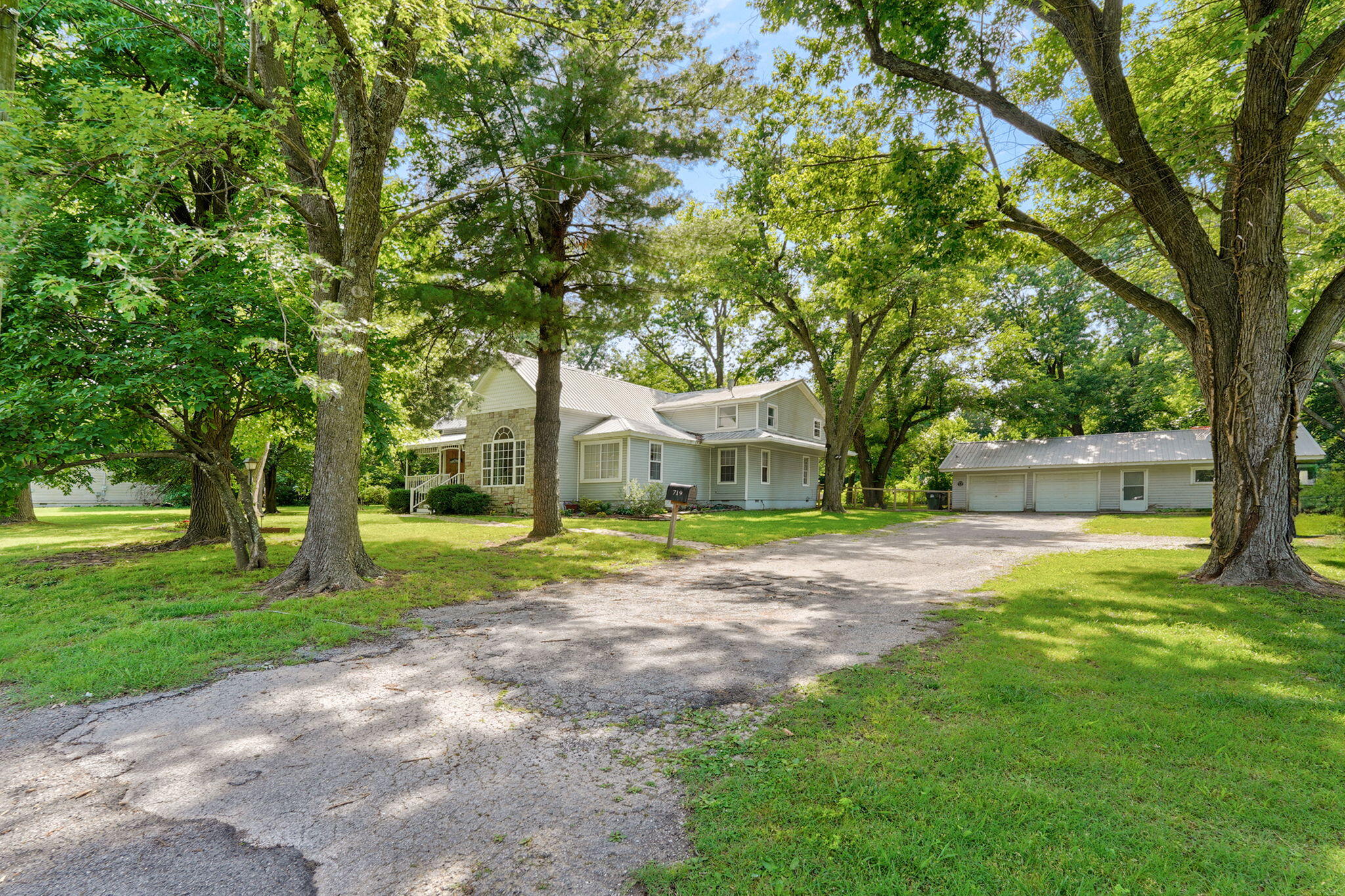 719 S Walnut Street Mt. Vernon, MO 65712