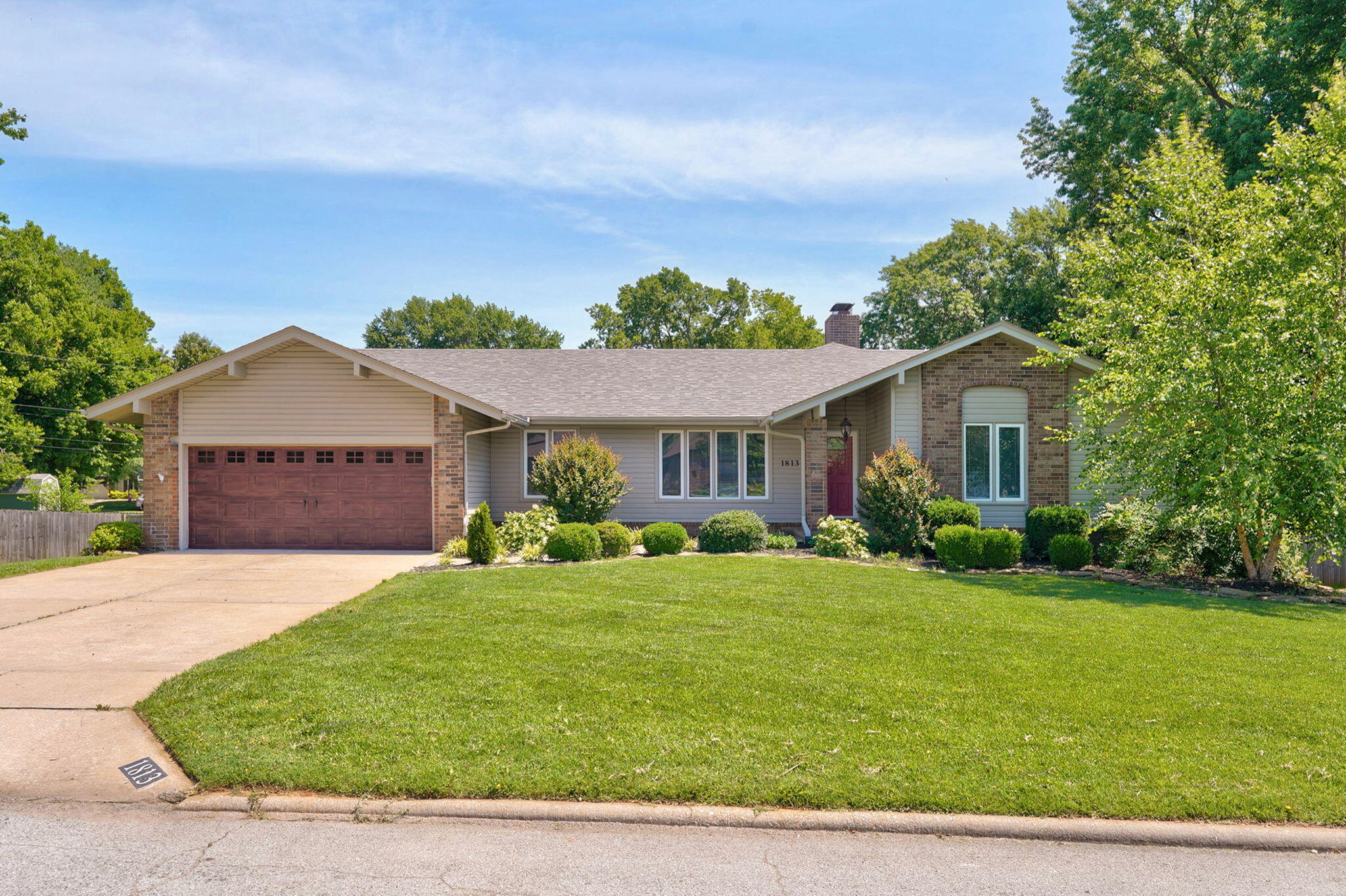 1813 E Camino Alto Street Springfield, MO 65804