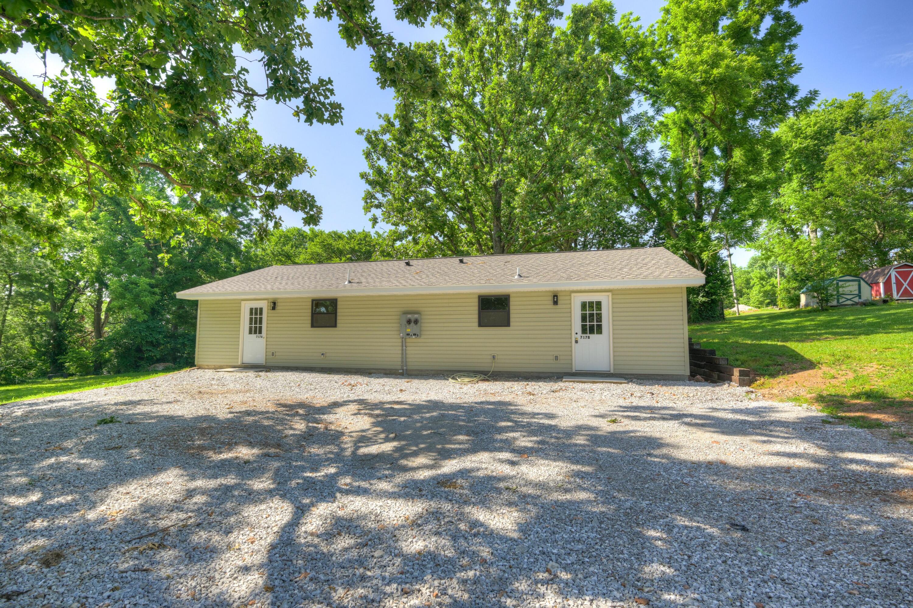 717 Benham Avenue Neosho, MO 64850