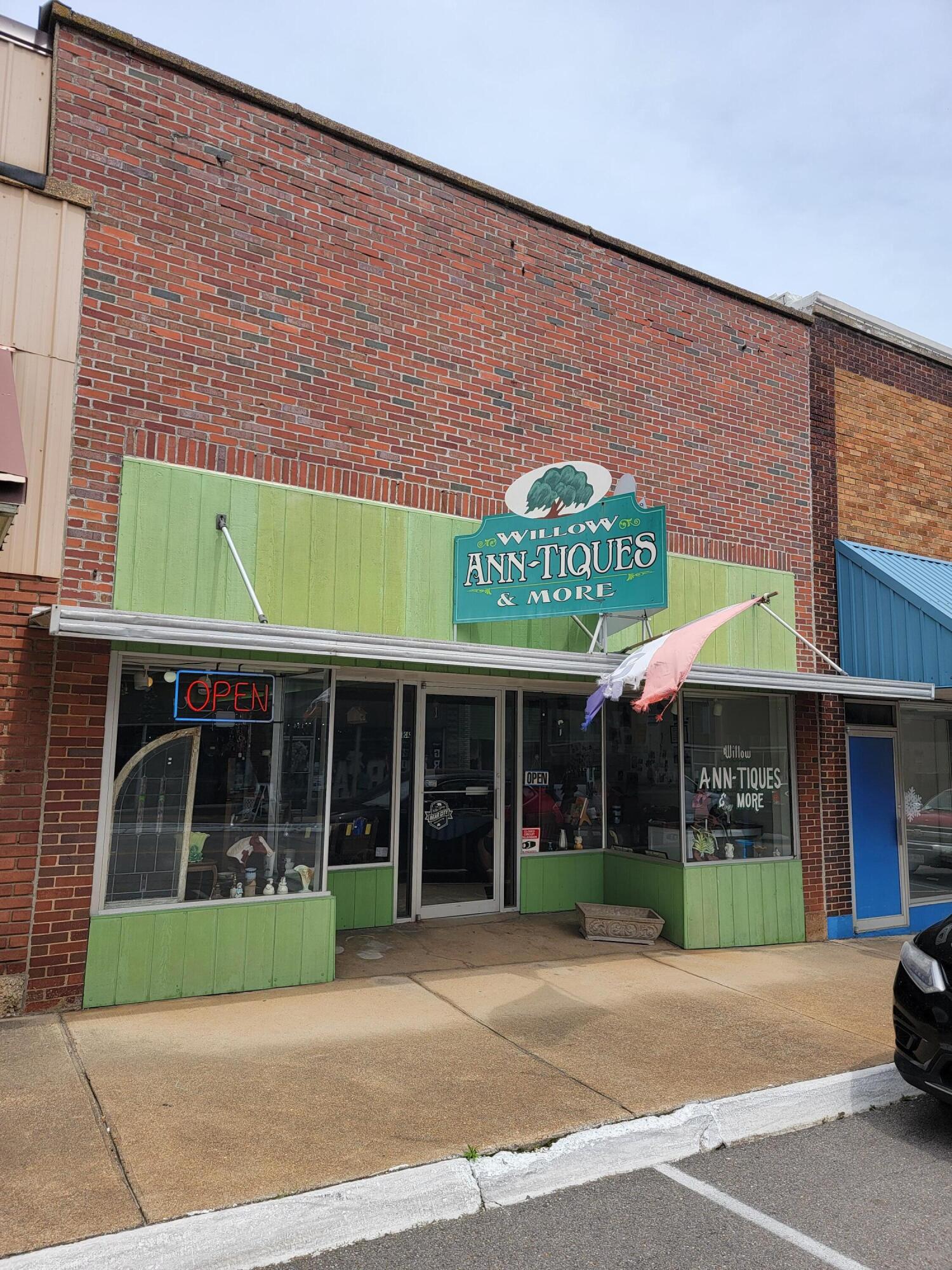115 East Main Street Willow Springs, MO 65793