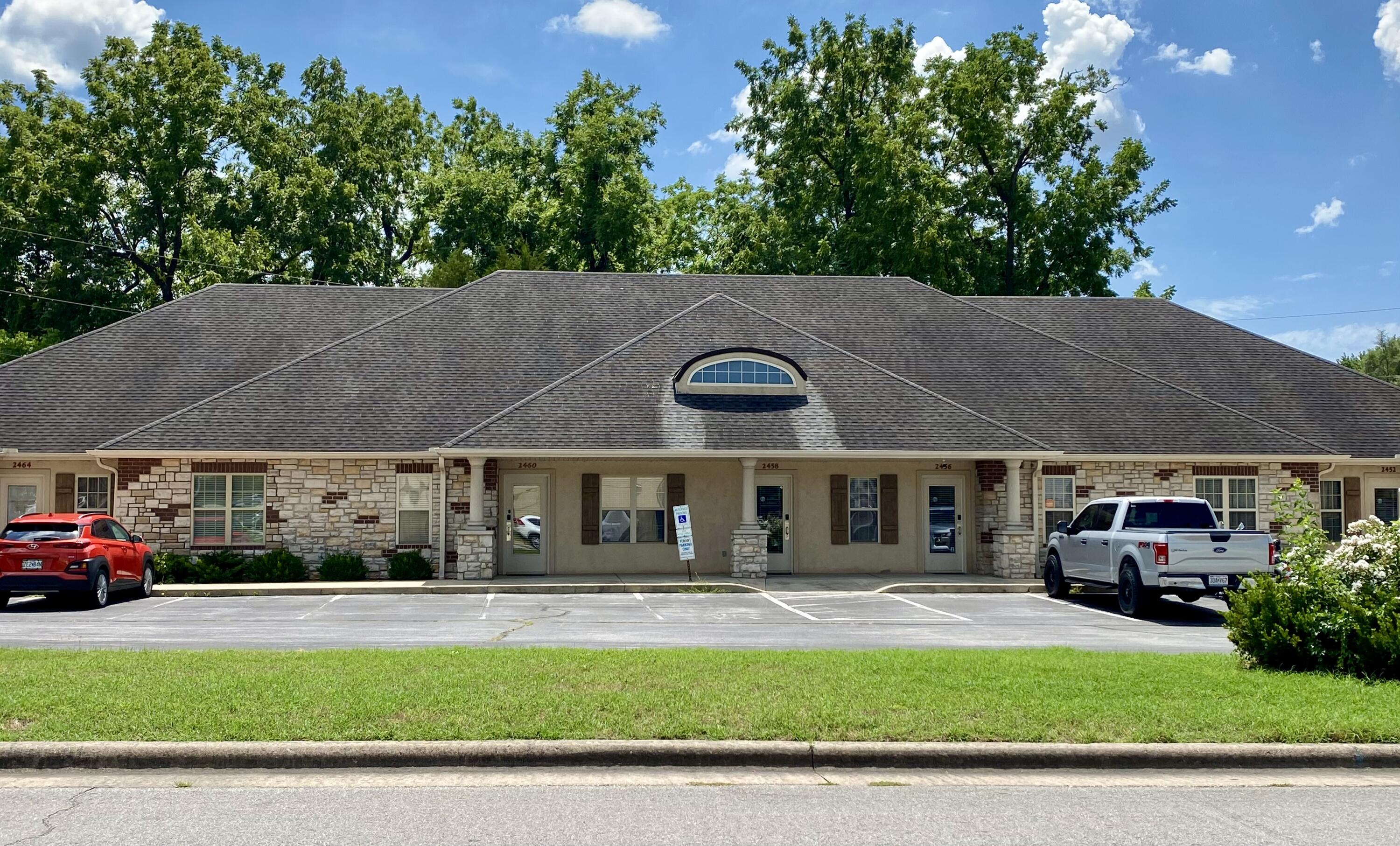 2460 E Madrid Street Springfield, MO 65804