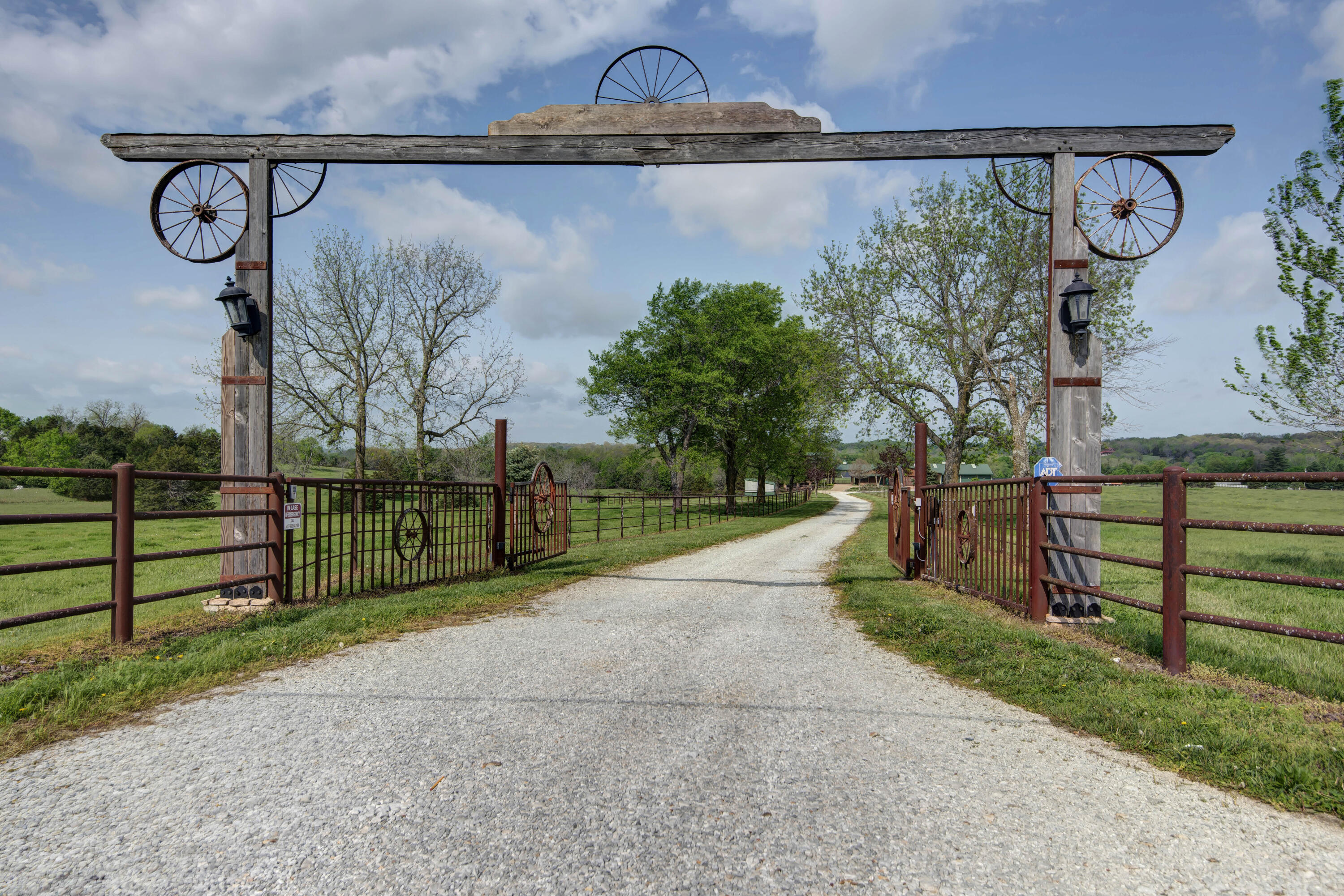 1781 W Blue Springs Road Nixa, MO 65714