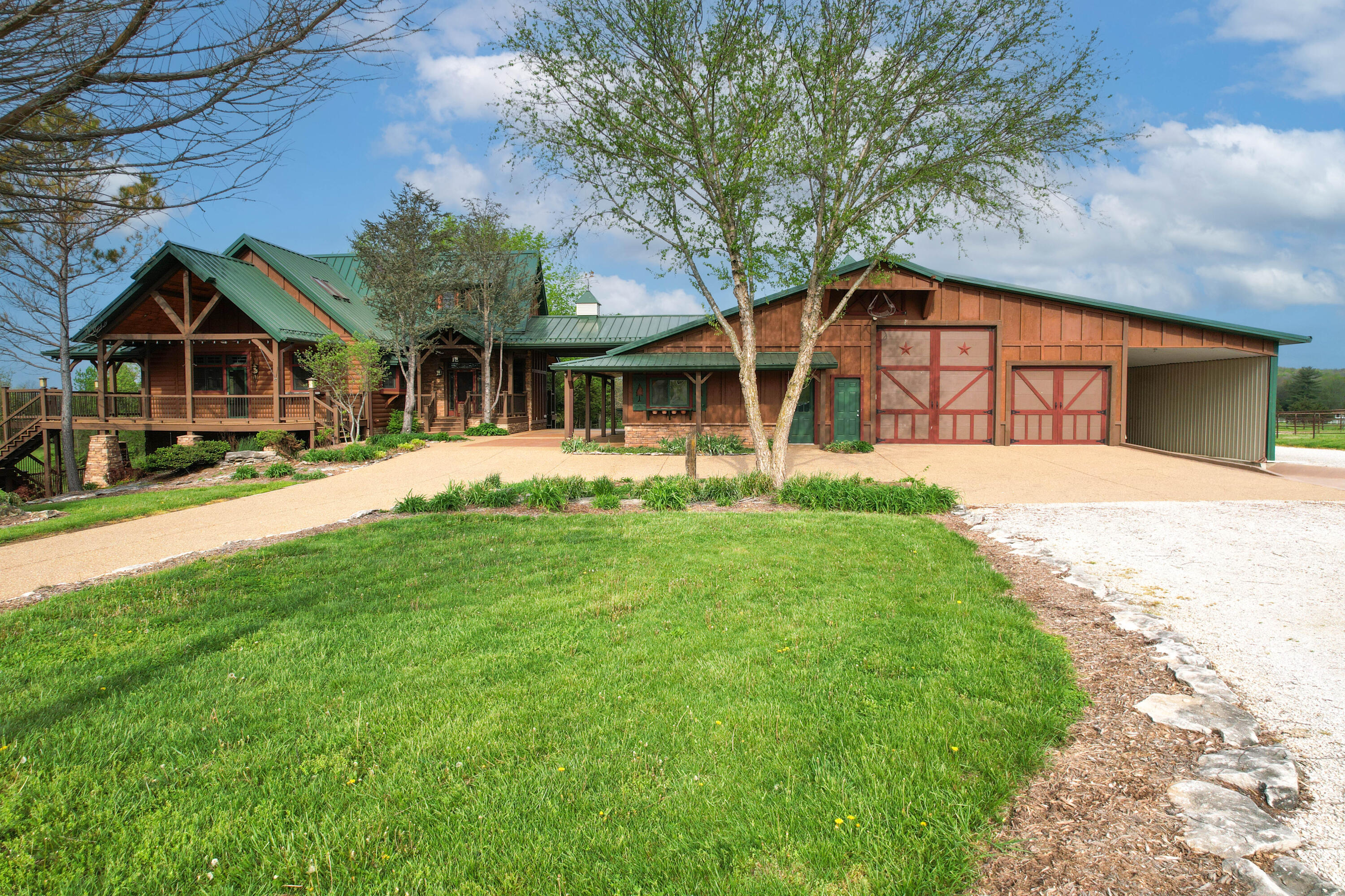 1781 W Blue Springs Road Nixa, MO 65714