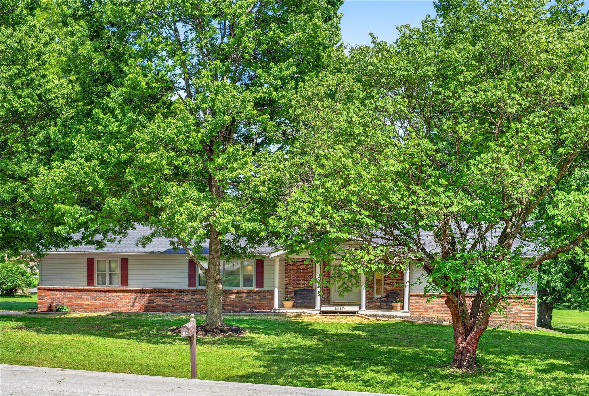 1410 S Briar Avenue Springfield, MO 65809