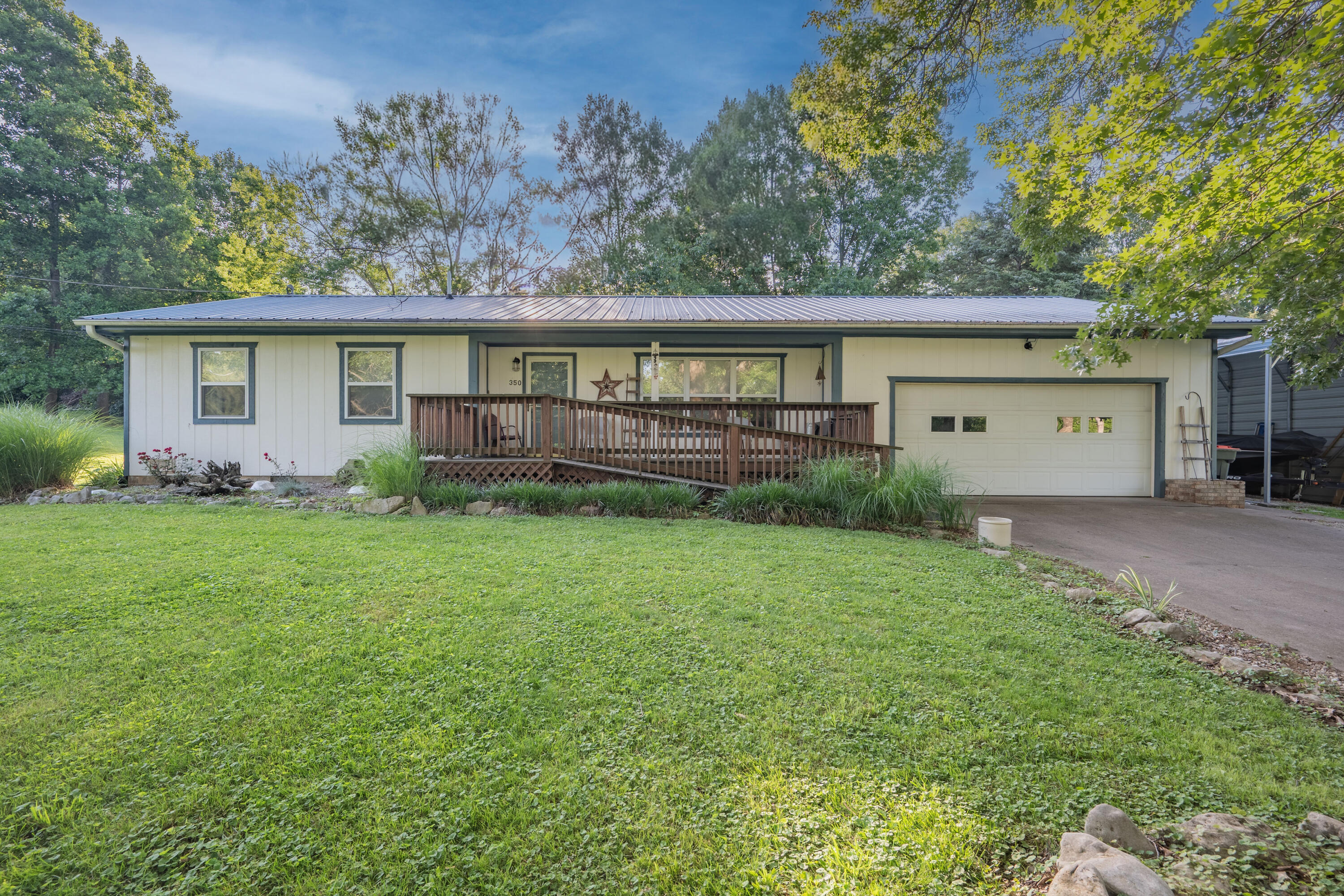 350 Glenwood Circle Cassville, MO 65625