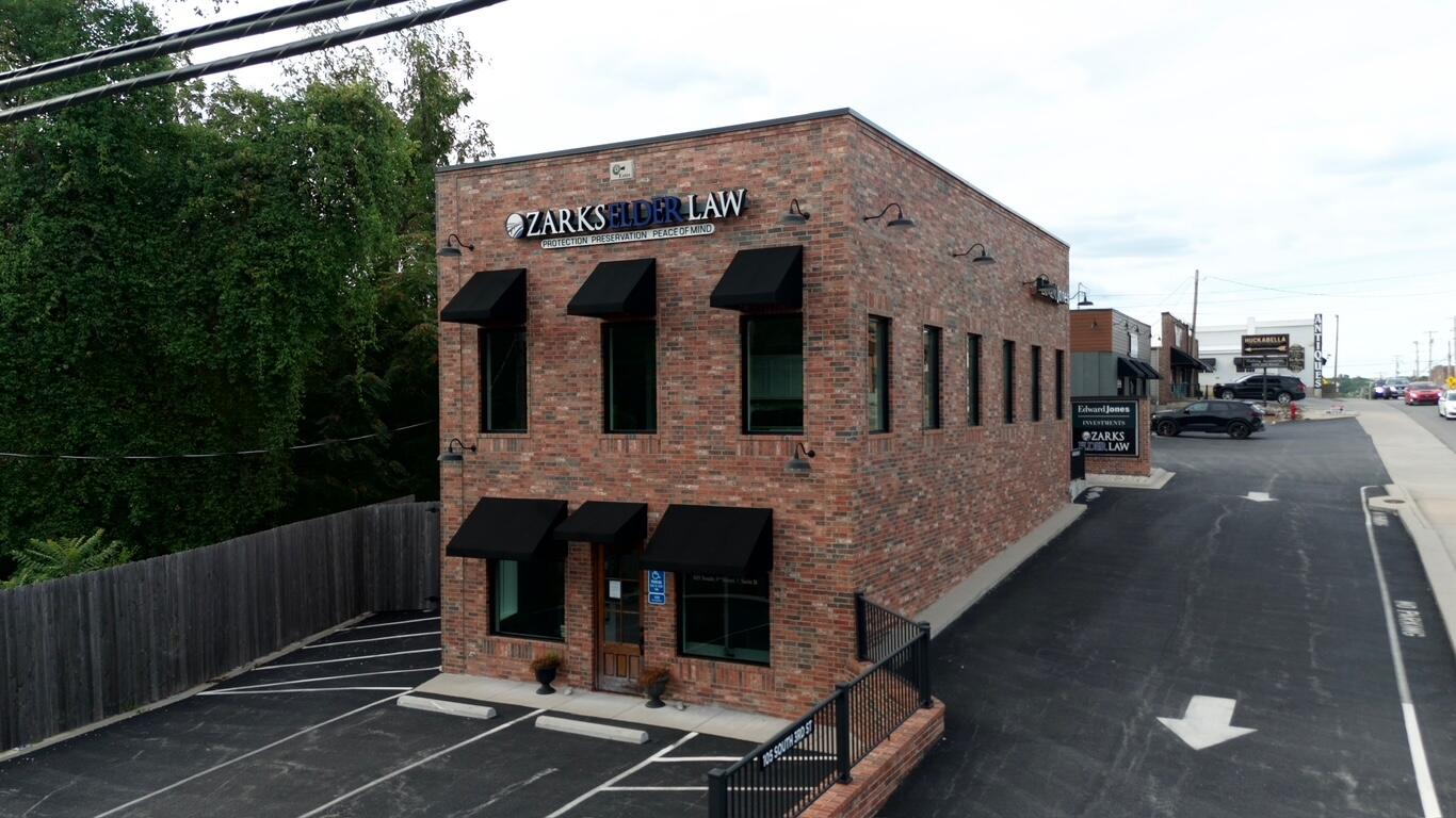 105 S 3rd Street Ozark, MO 65721