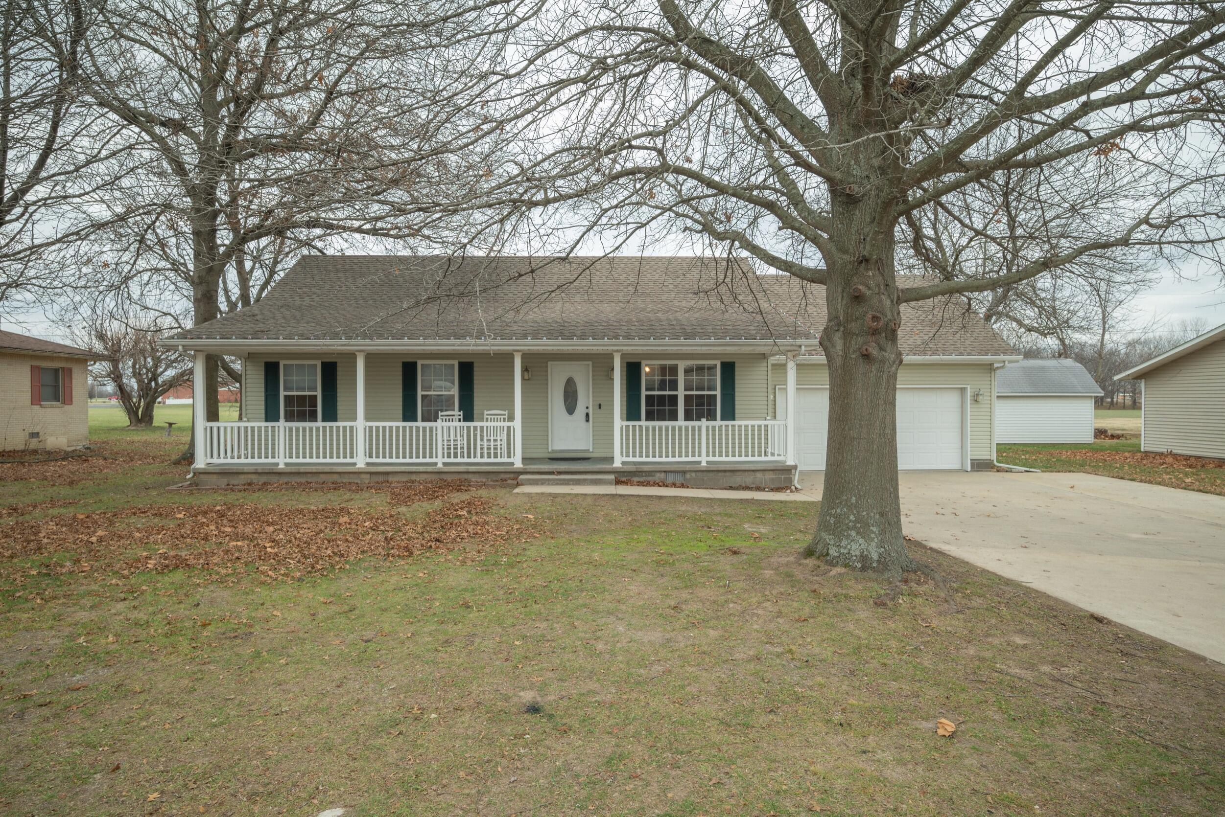 706 Arthur Aull Rd Road Lamar, MO 64759
