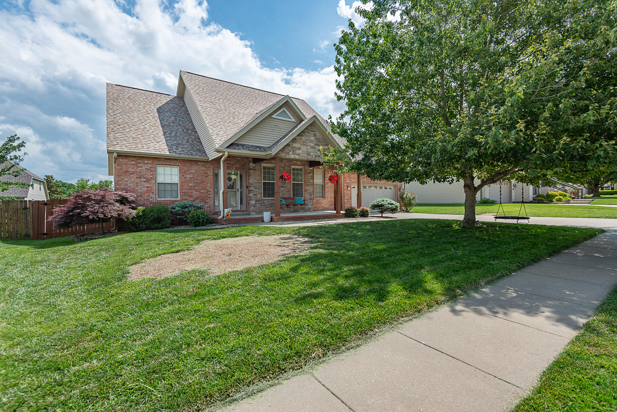 1006 E Cobblestone Drive Ozark, MO 65721