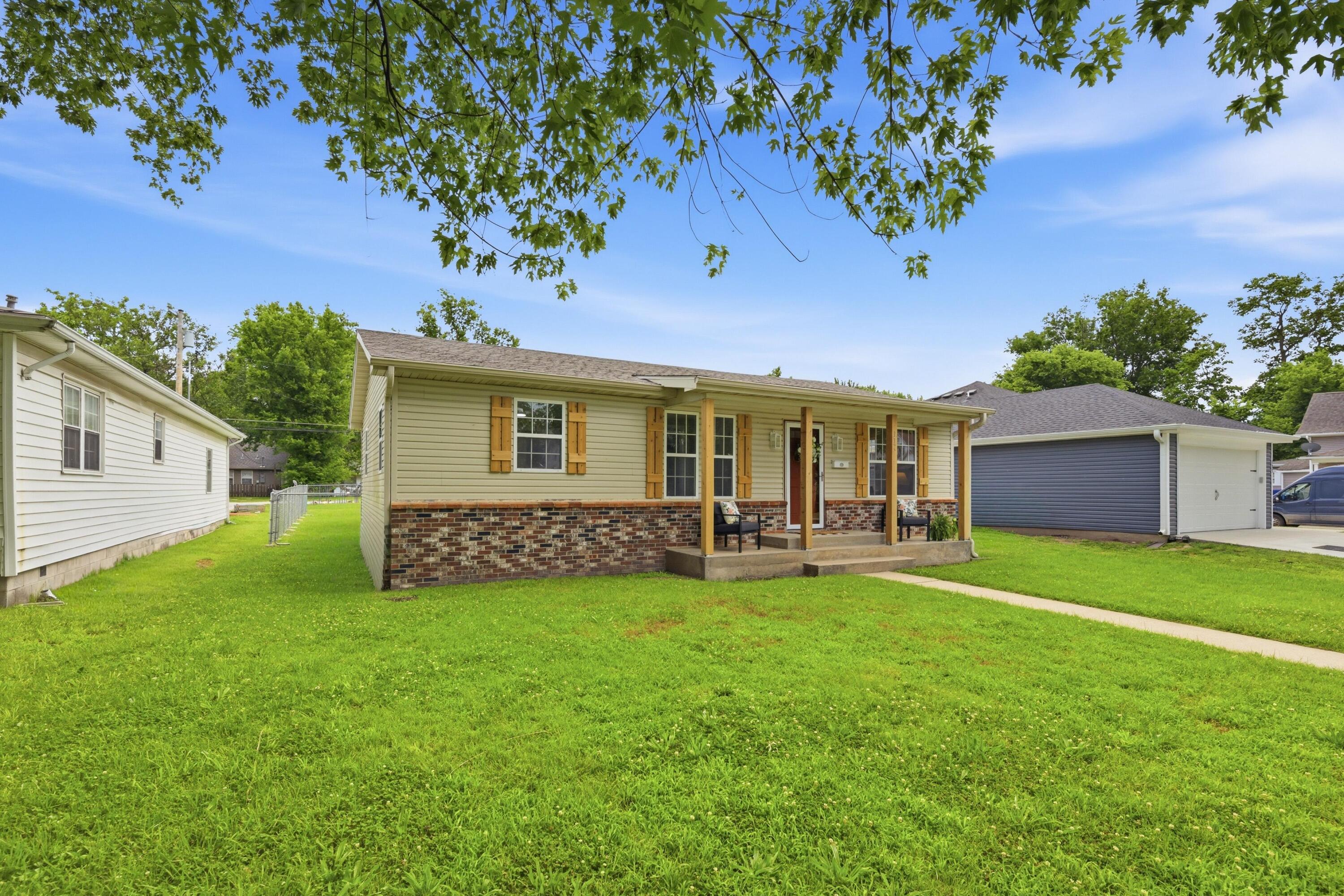 117 S Roane Avenue Webb City, MO 64870