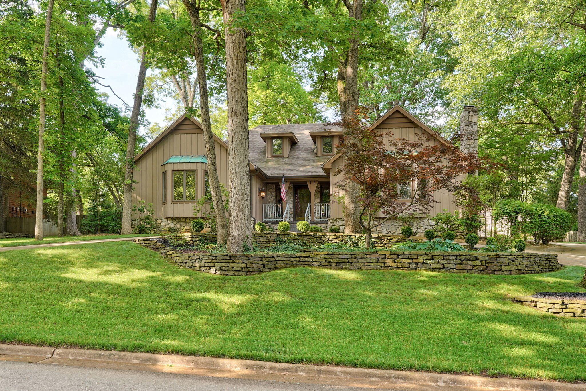 4220 E Whitehall Drive Springfield, MO 65809