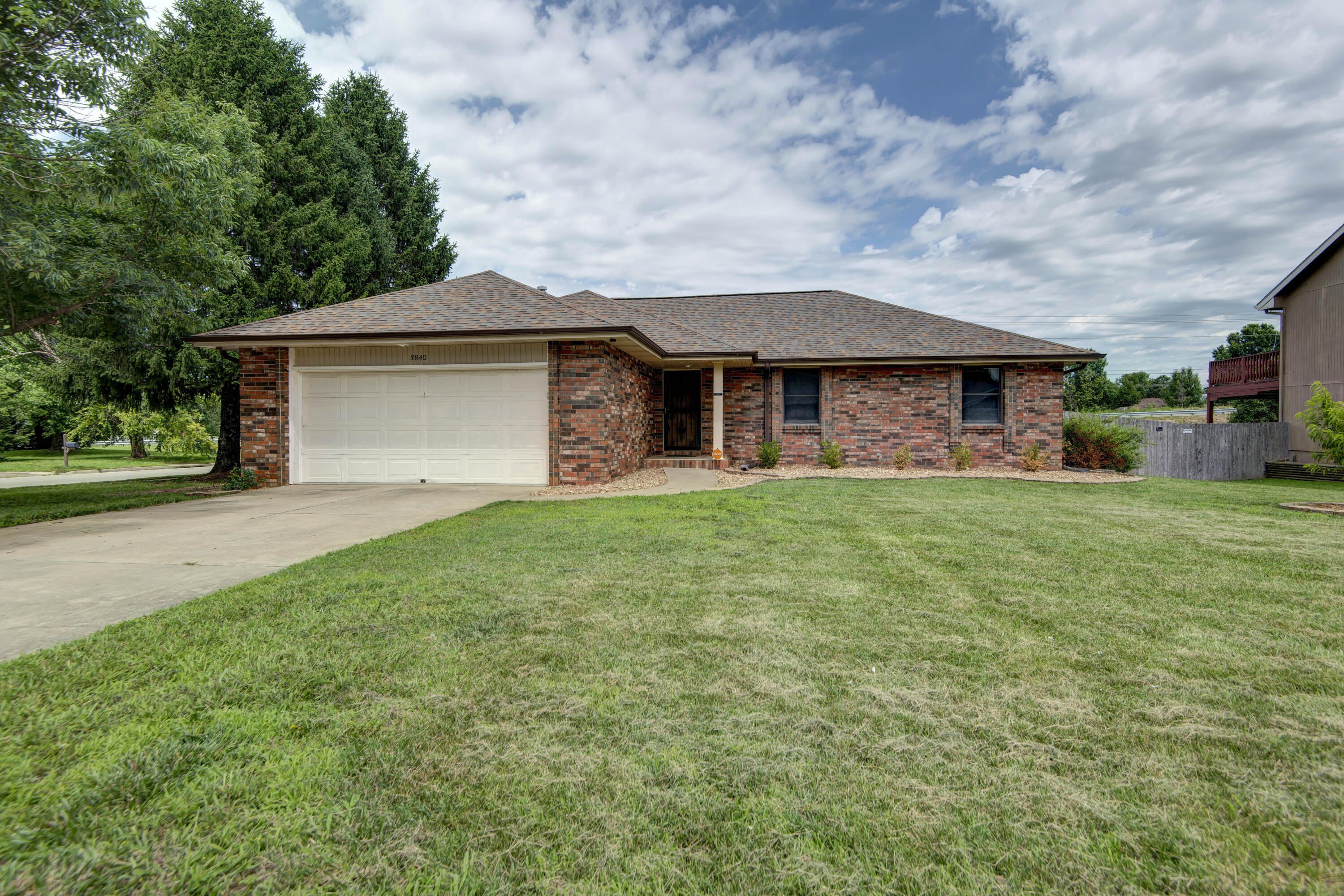 3840 S Cottage Avenue Springfield, MO 65807
