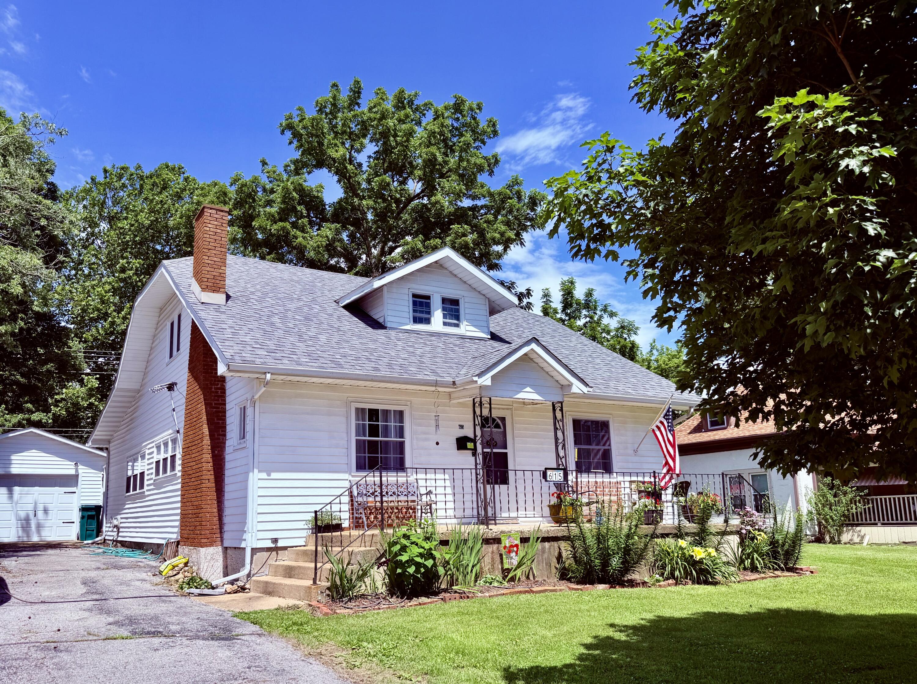 615 N Maple Avenue Mountain Grove, MO 65711