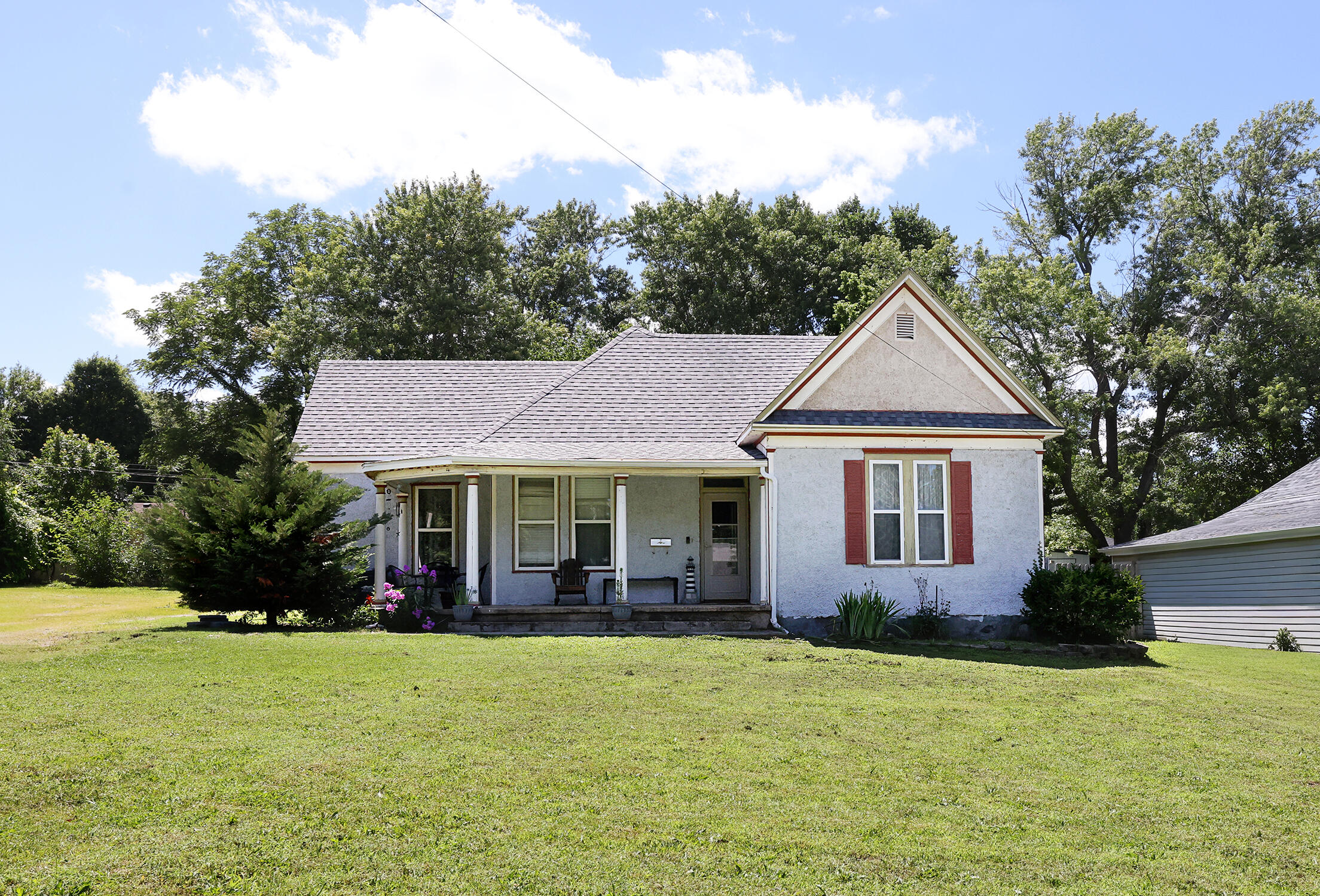 405 N Clay Street Marshfield, MO 65706