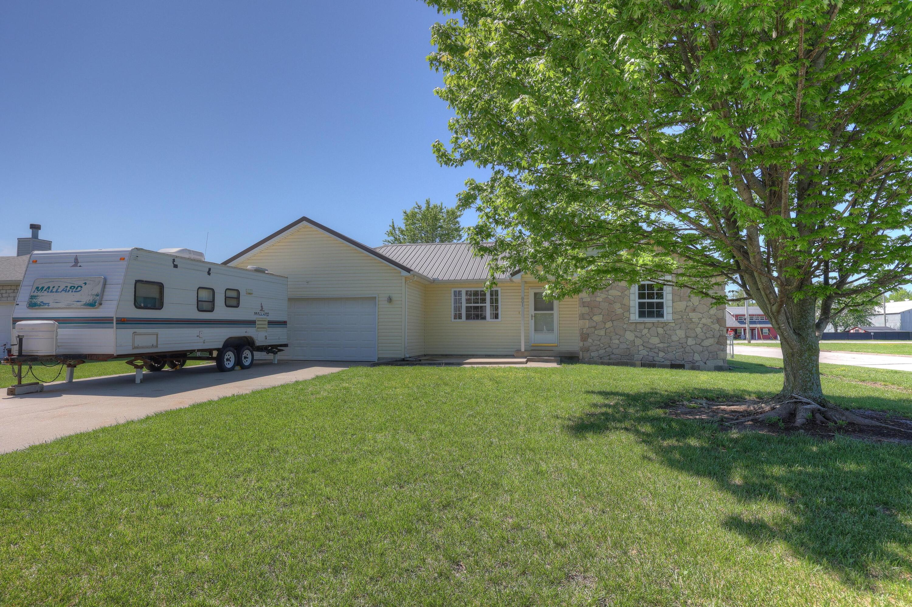 801 E 5th Terrace Lamar, MO 64759