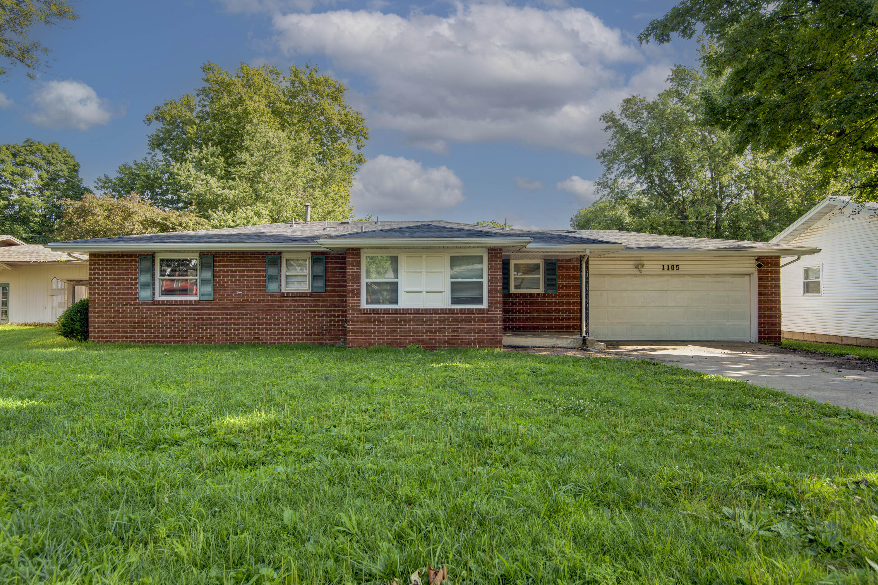 1105 E Edgewood Street Springfield, MO 65807
