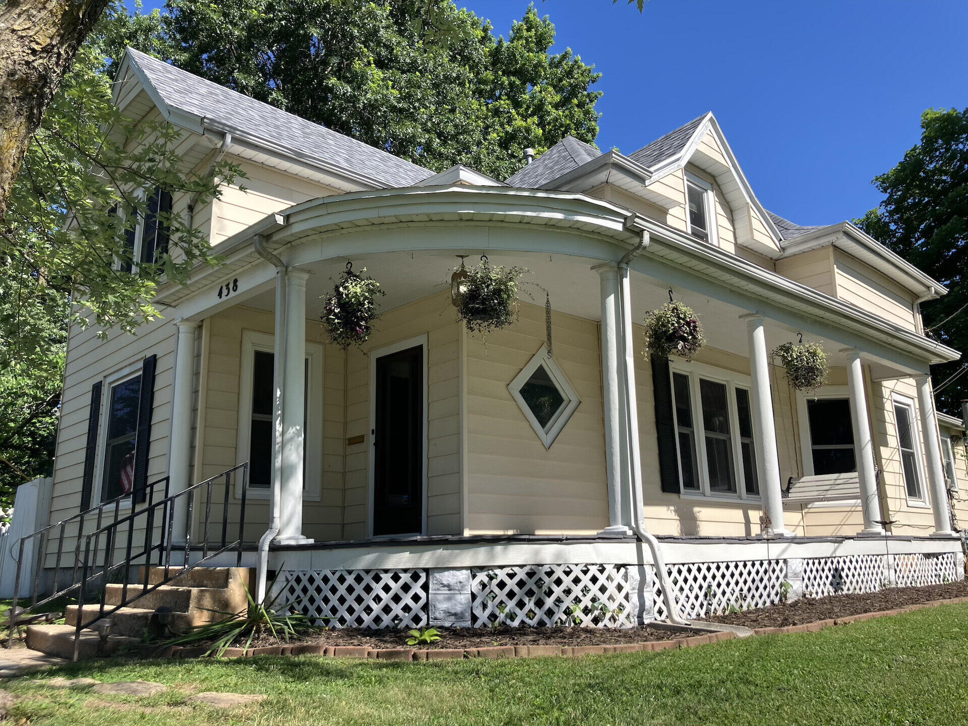 438 E Washington Street Marshfield, MO 65706