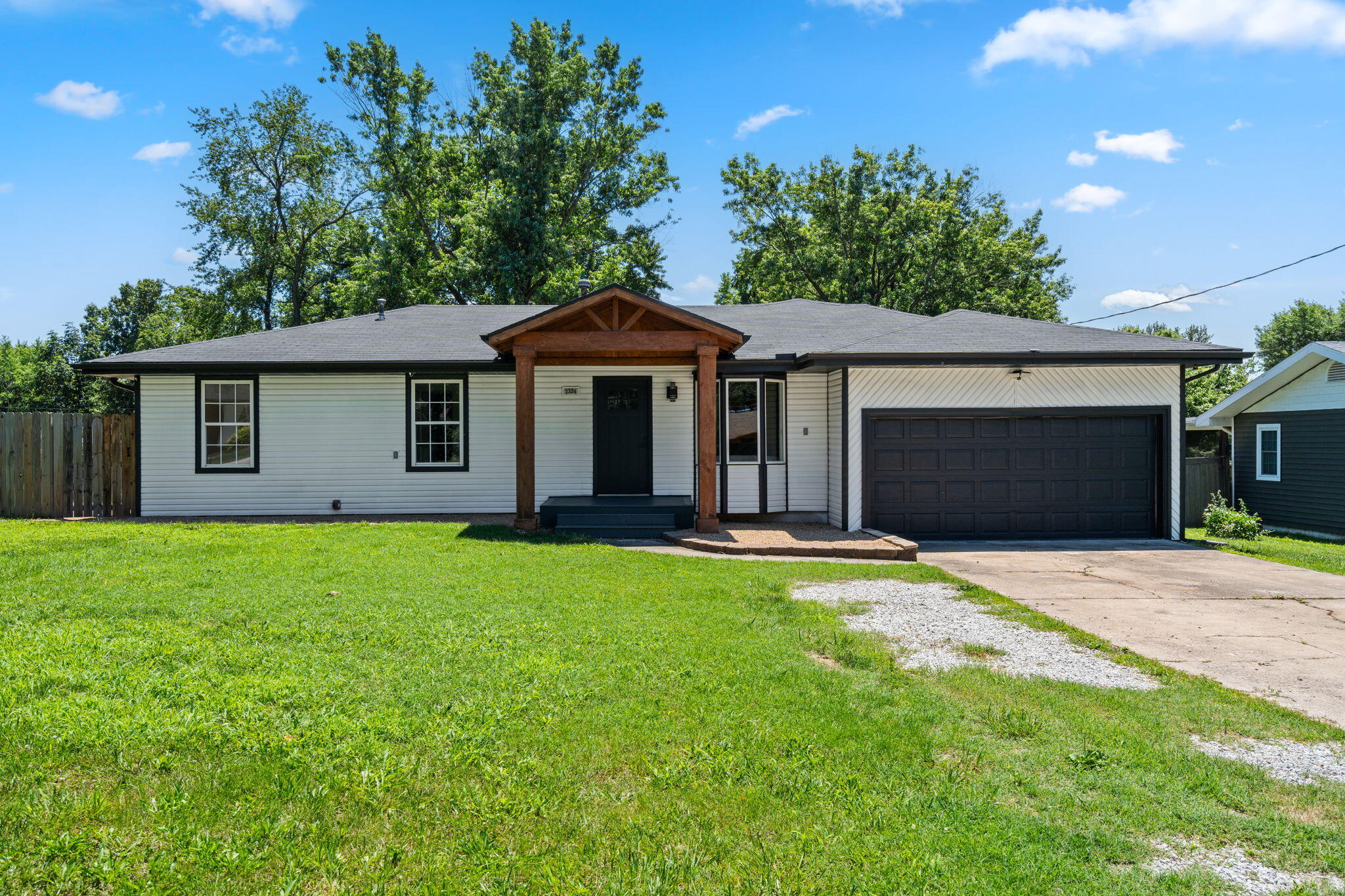 2324 E Huntington Street Ozark, MO 65721