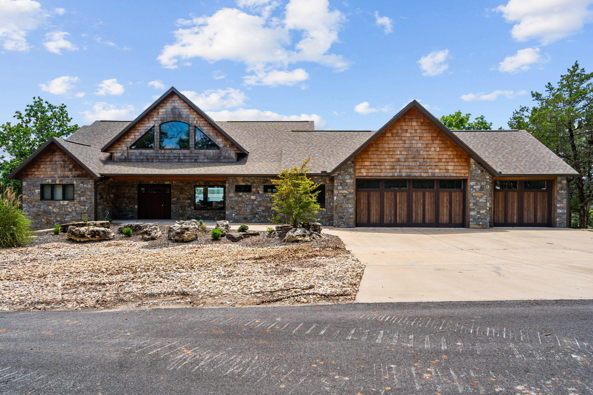 894 Discovery Bay Drive Shell Knob, MO 65747
