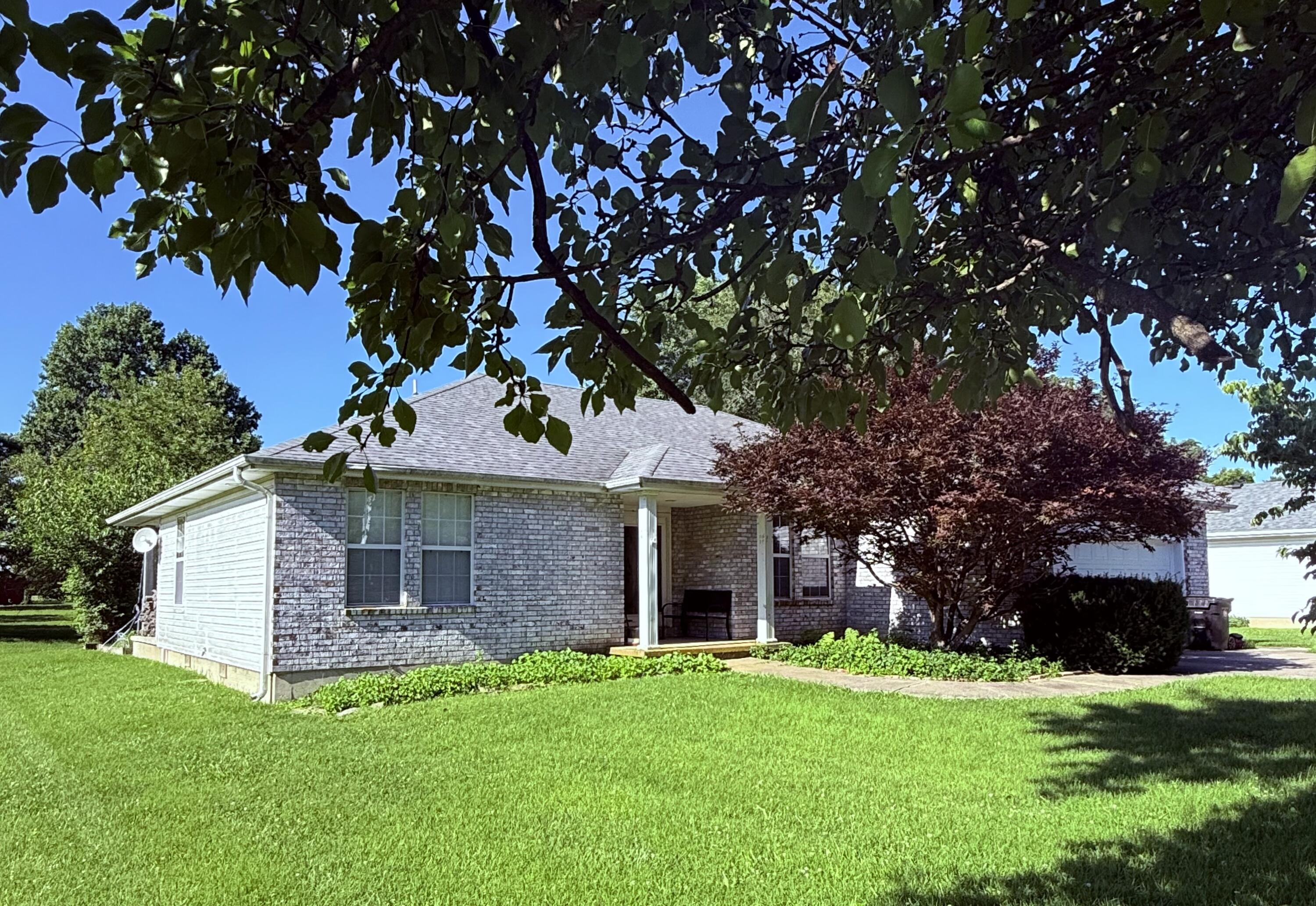 1334 Cherokee Court Marshfield, MO 65706
