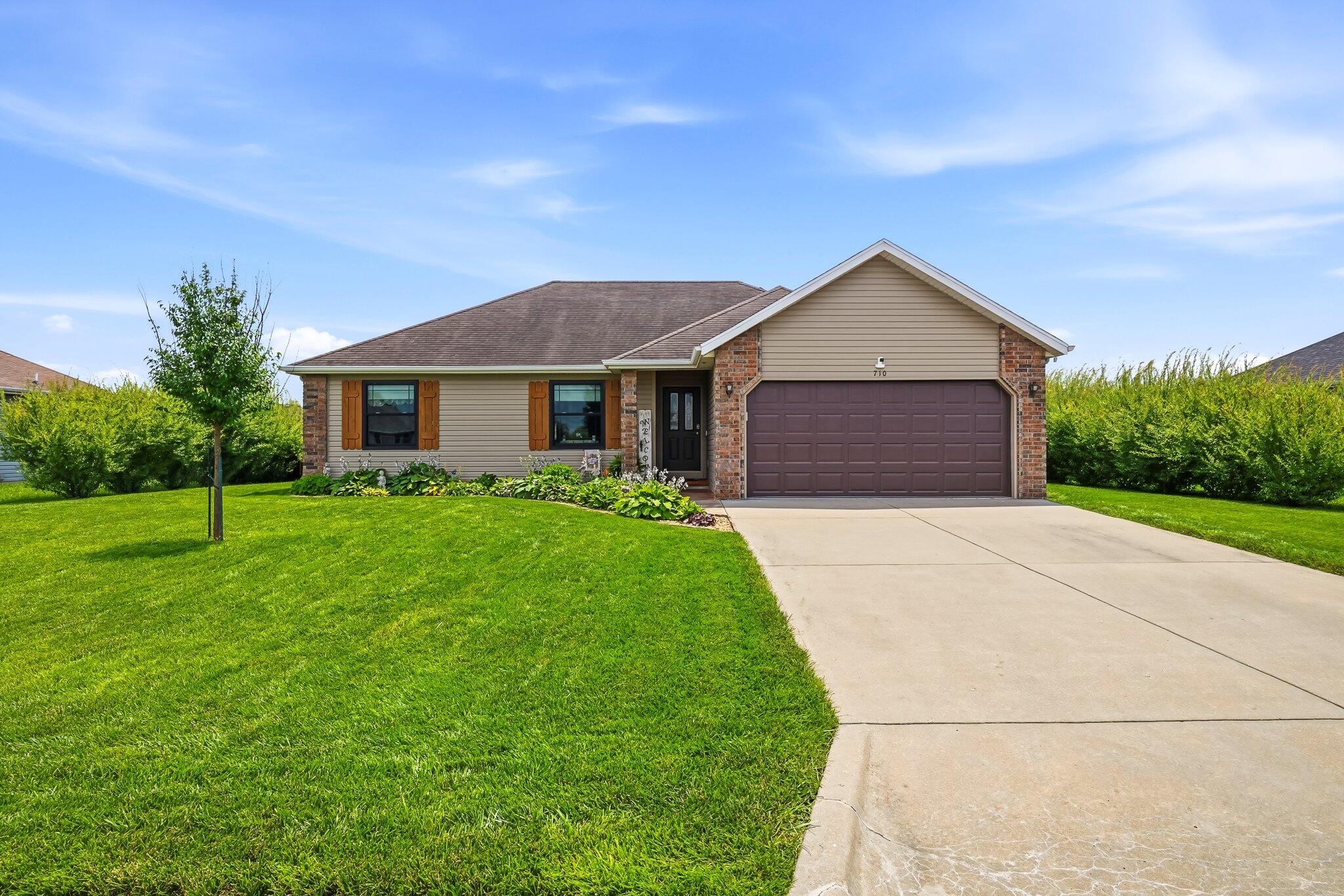 710 W Lexington Circle Clever, MO 65631