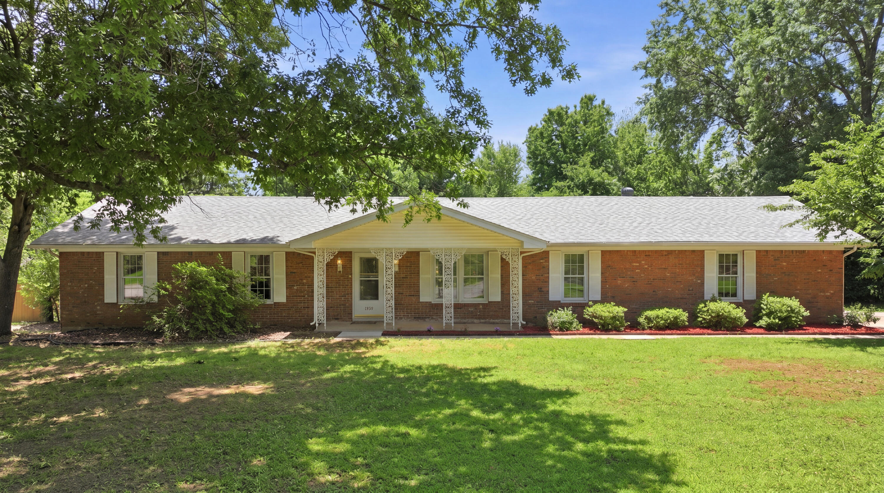 1666 E Richmond Street Springfield, MO 65804