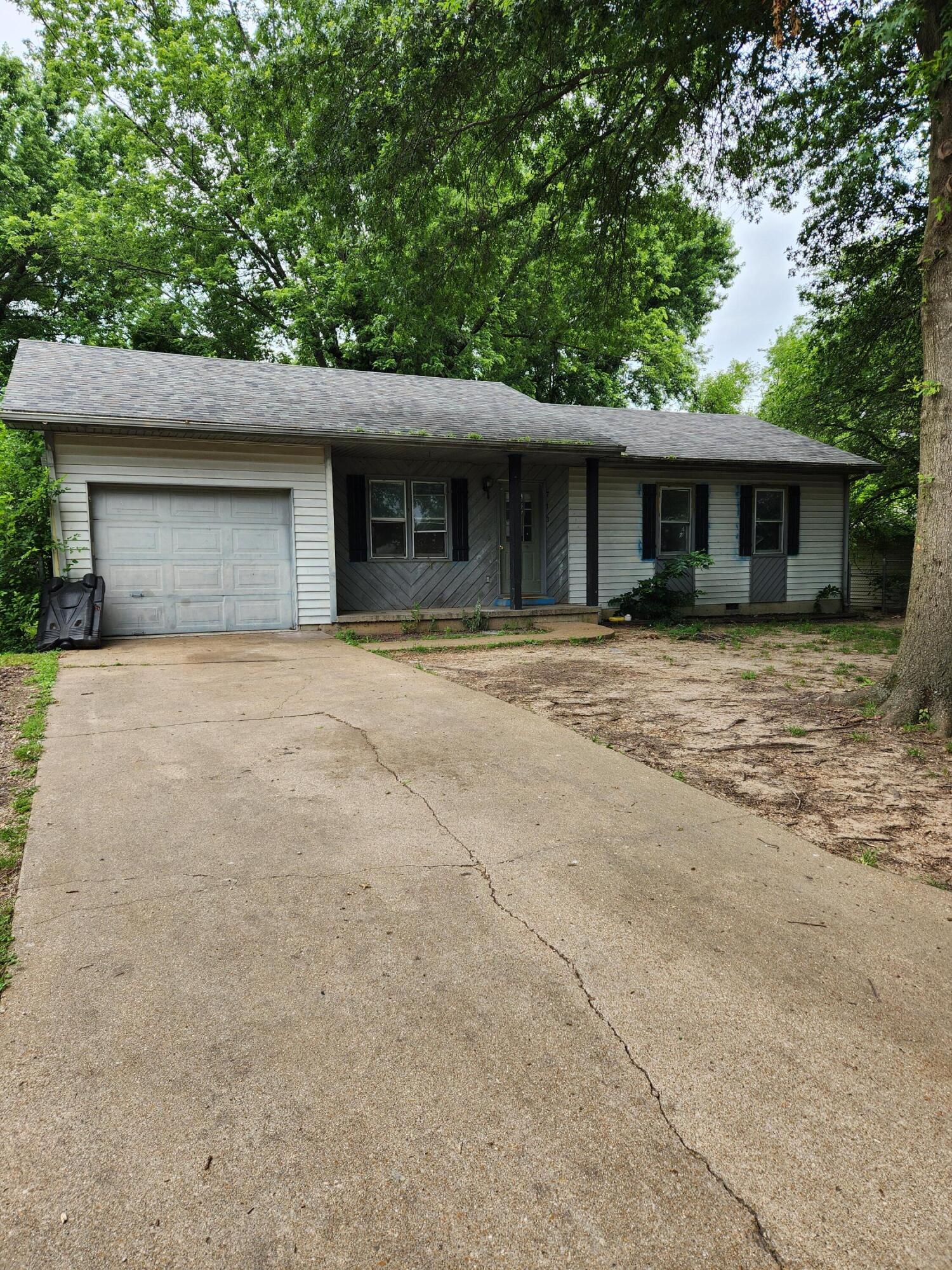 713 W Wollard Street Bolivar, MO 65613