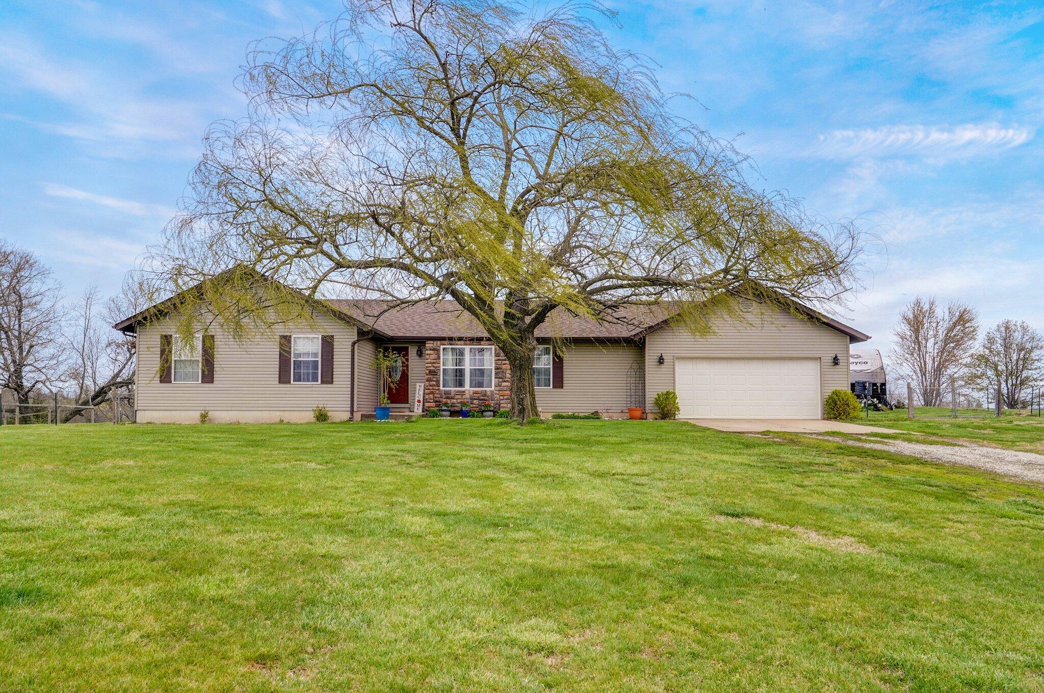 735 Sassafras Road Spokane, MO 65754