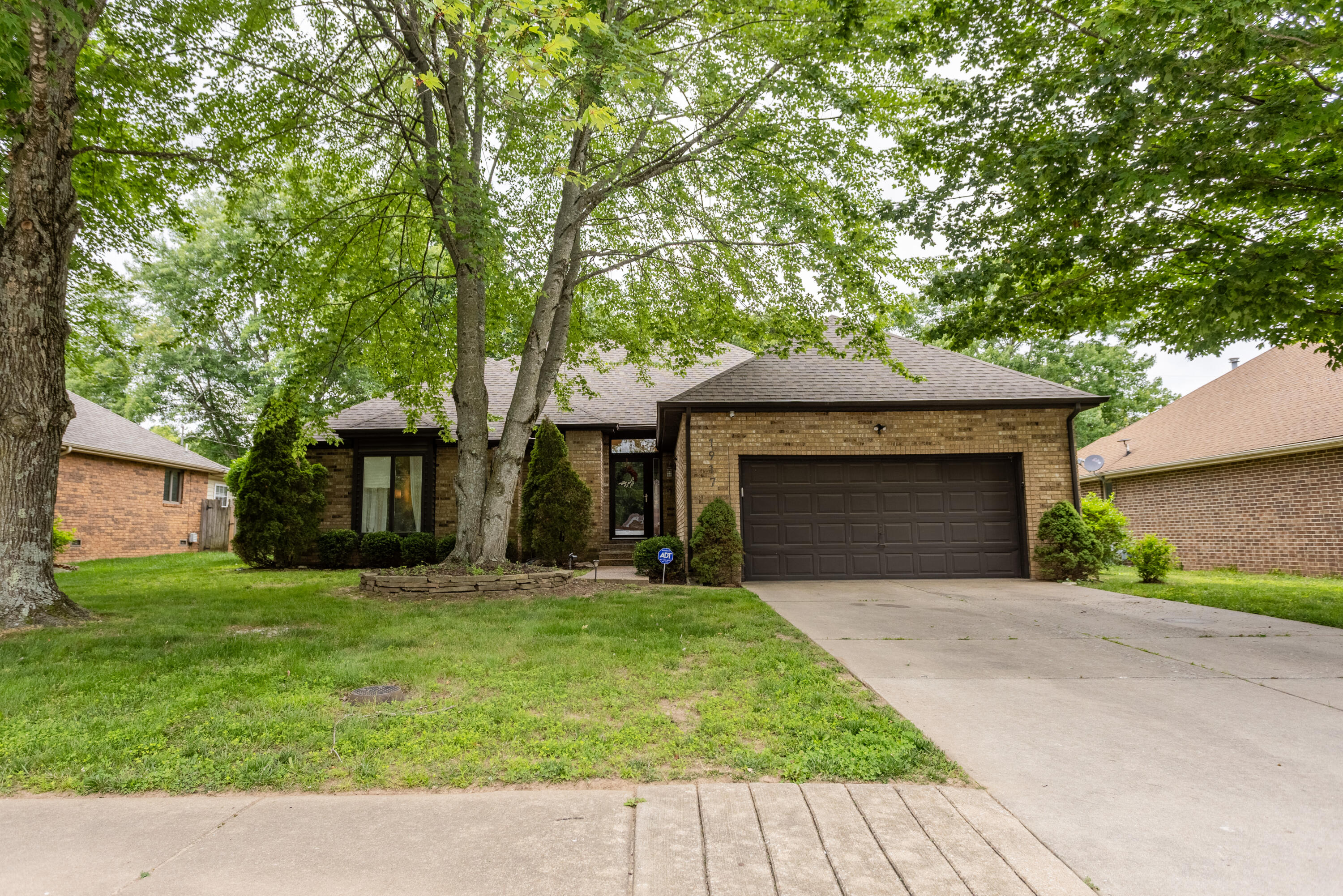1917 S Forrest Heights Avenue Springfield, MO 65809