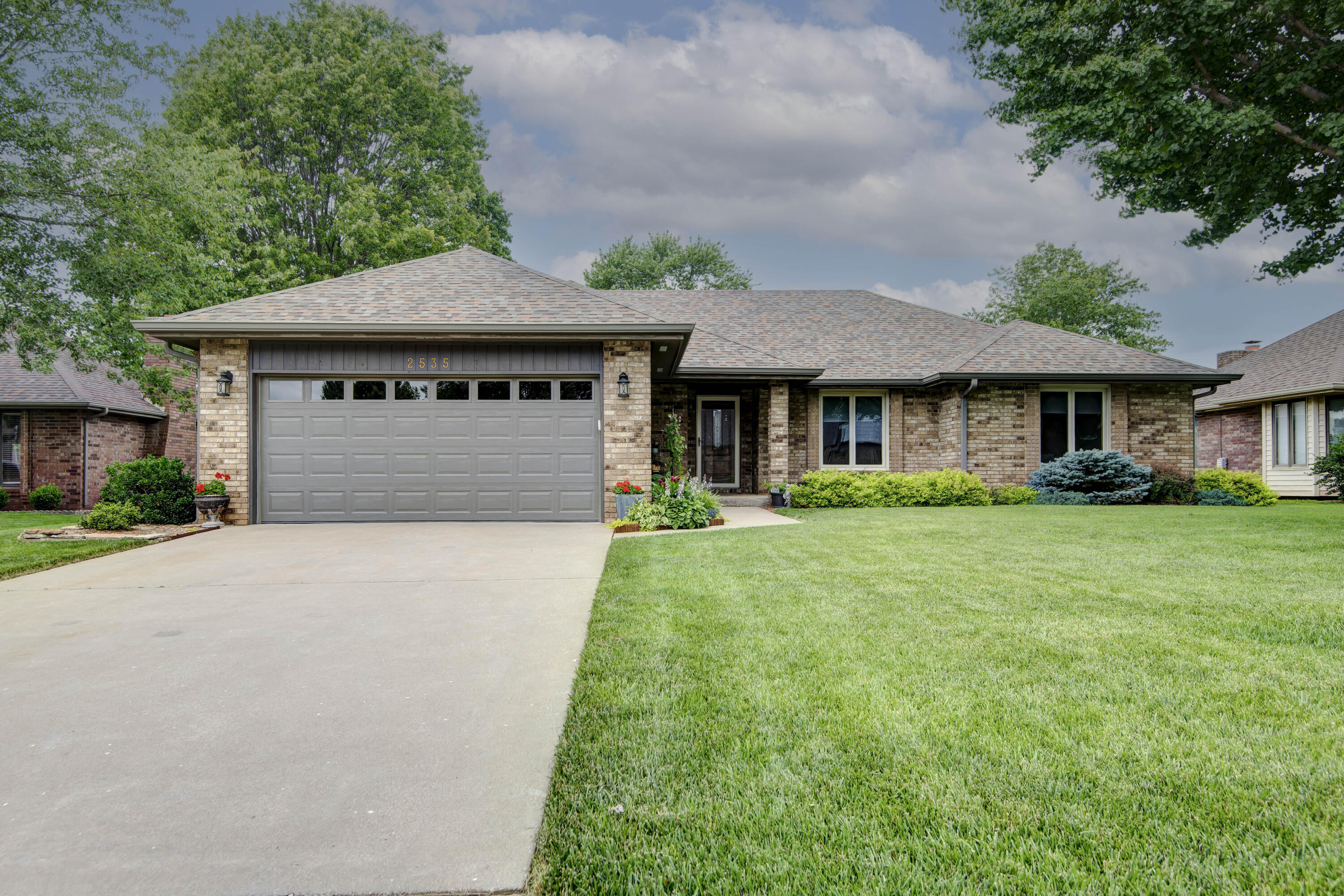2535 S Laurel Avenue Springfield, MO 65807