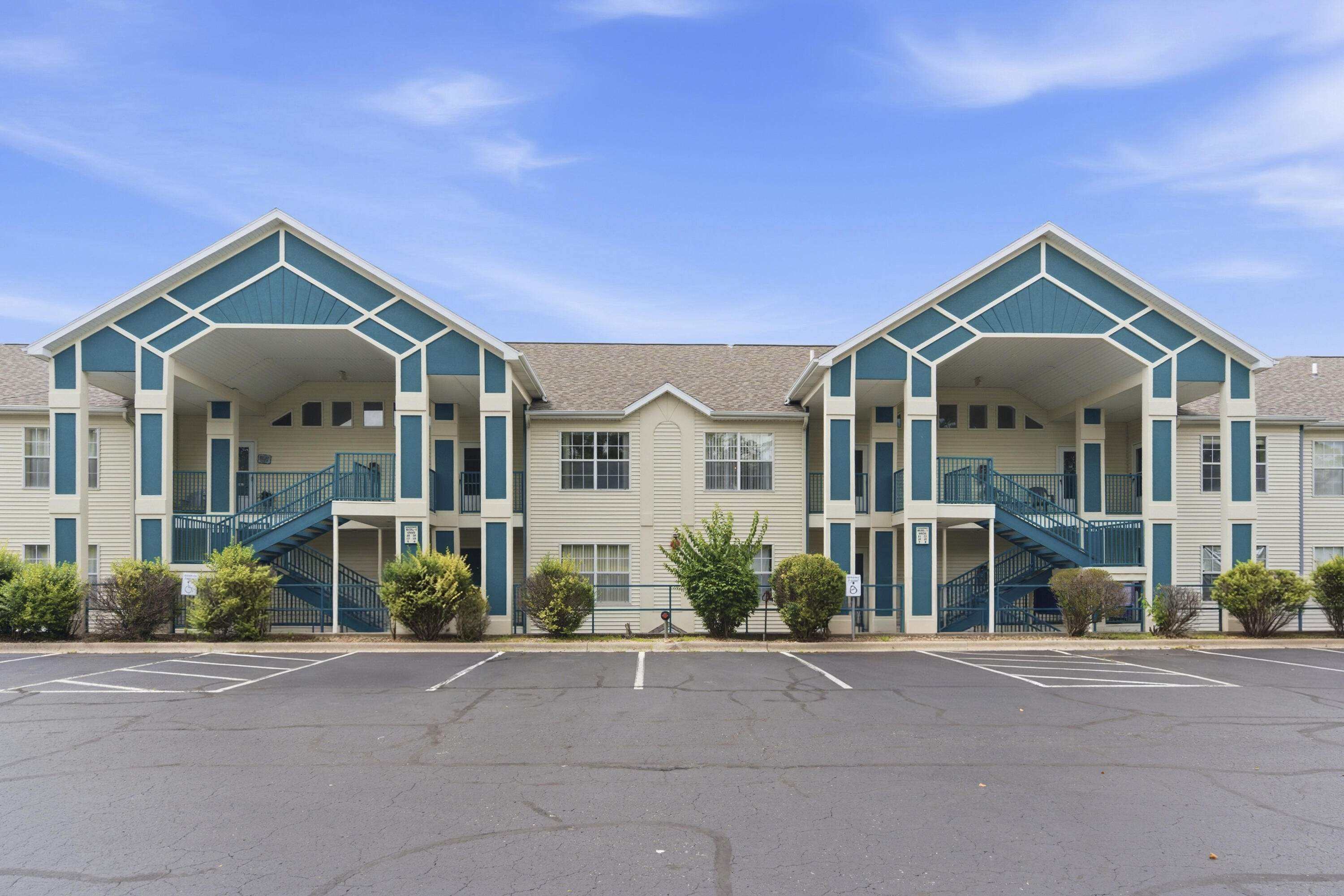 120 Spring Creek Court UNIT #32 Branson, MO 65616