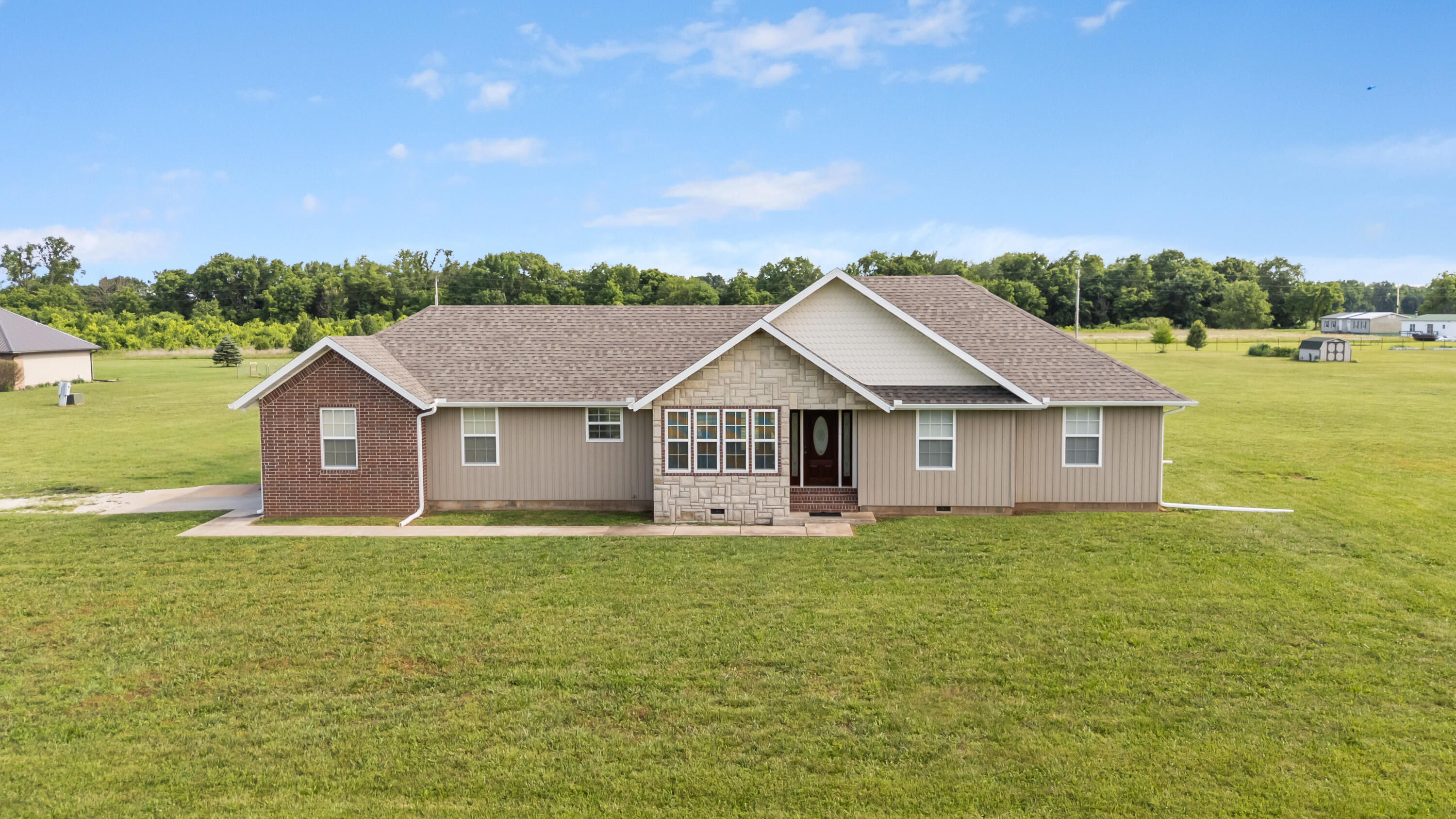 8861 Farm Road 2212 Washburn, MO 65772
