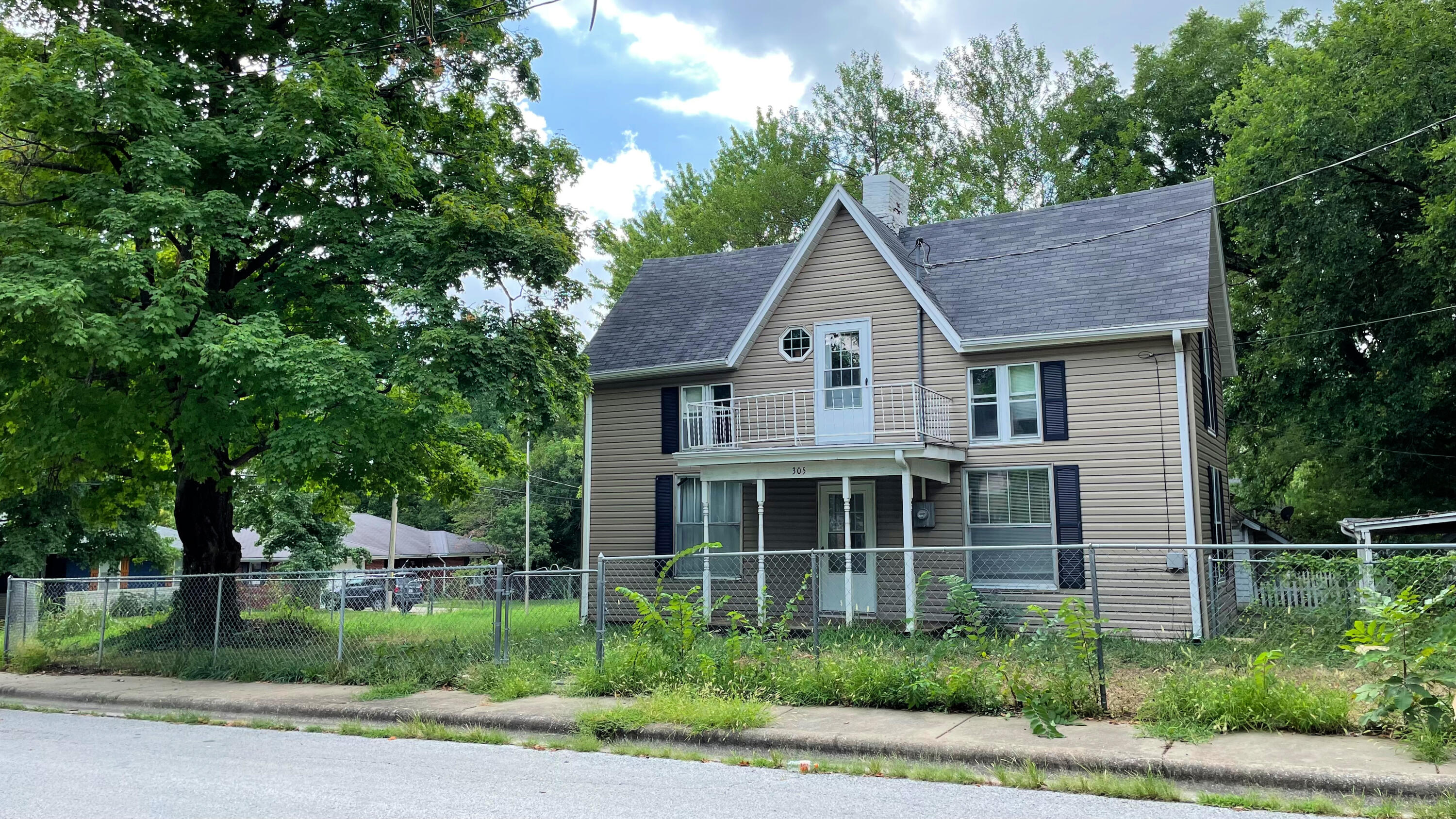 305 N Pike Avenue Bolivar, MO 65613