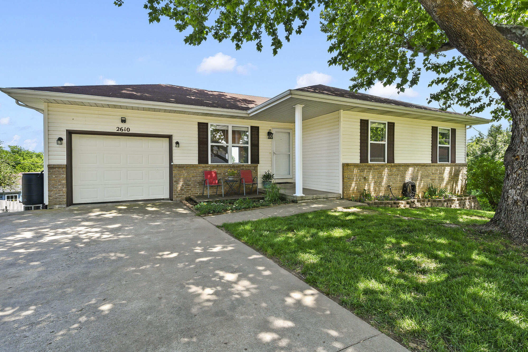 2610 S Lilac Street Ozark, MO 65721