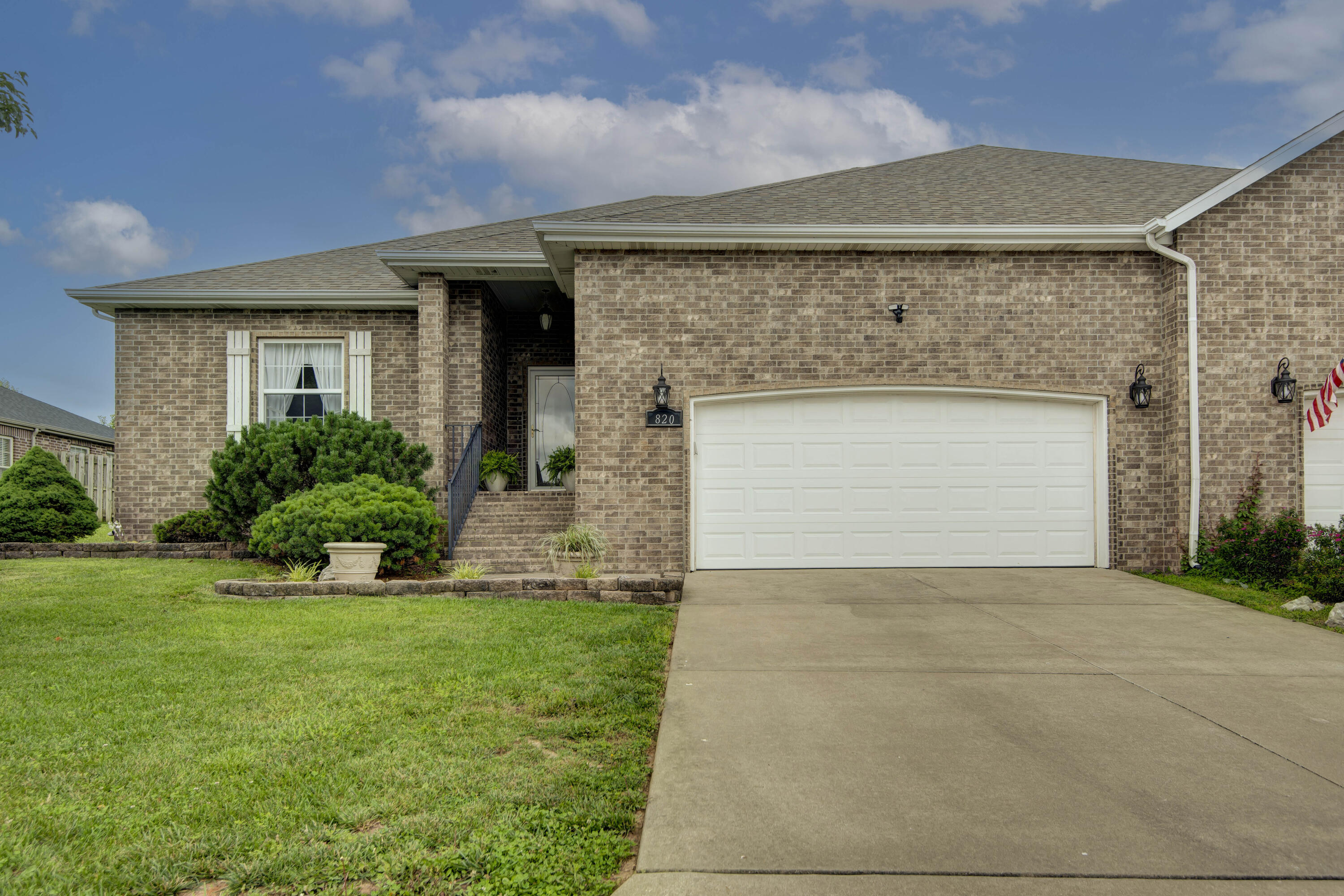820 E Crystal Avenue Nixa, MO 65714