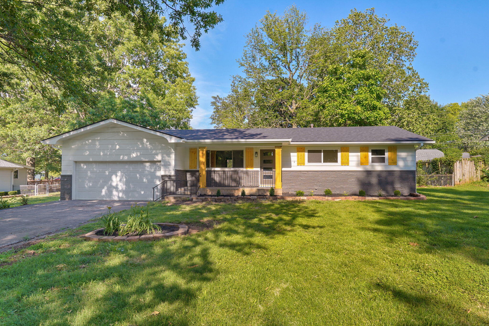 218 S Jonathan Avenue Springfield, MO 65802