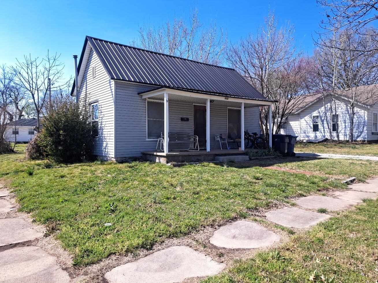 332 S Pennsylvania Avenue Webb City, MO 64870