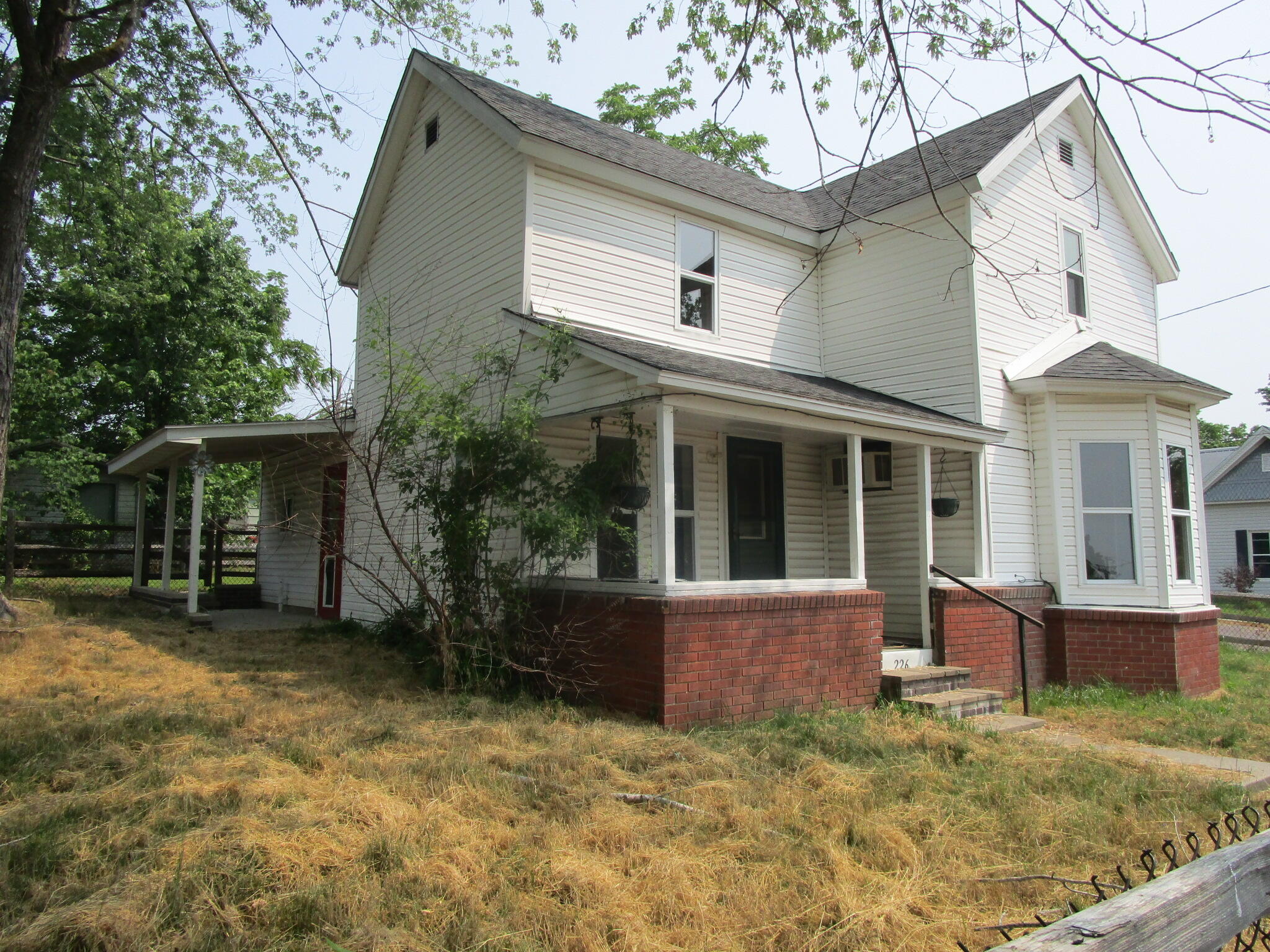 226 E 2nd Street Mountain View, MO 65548