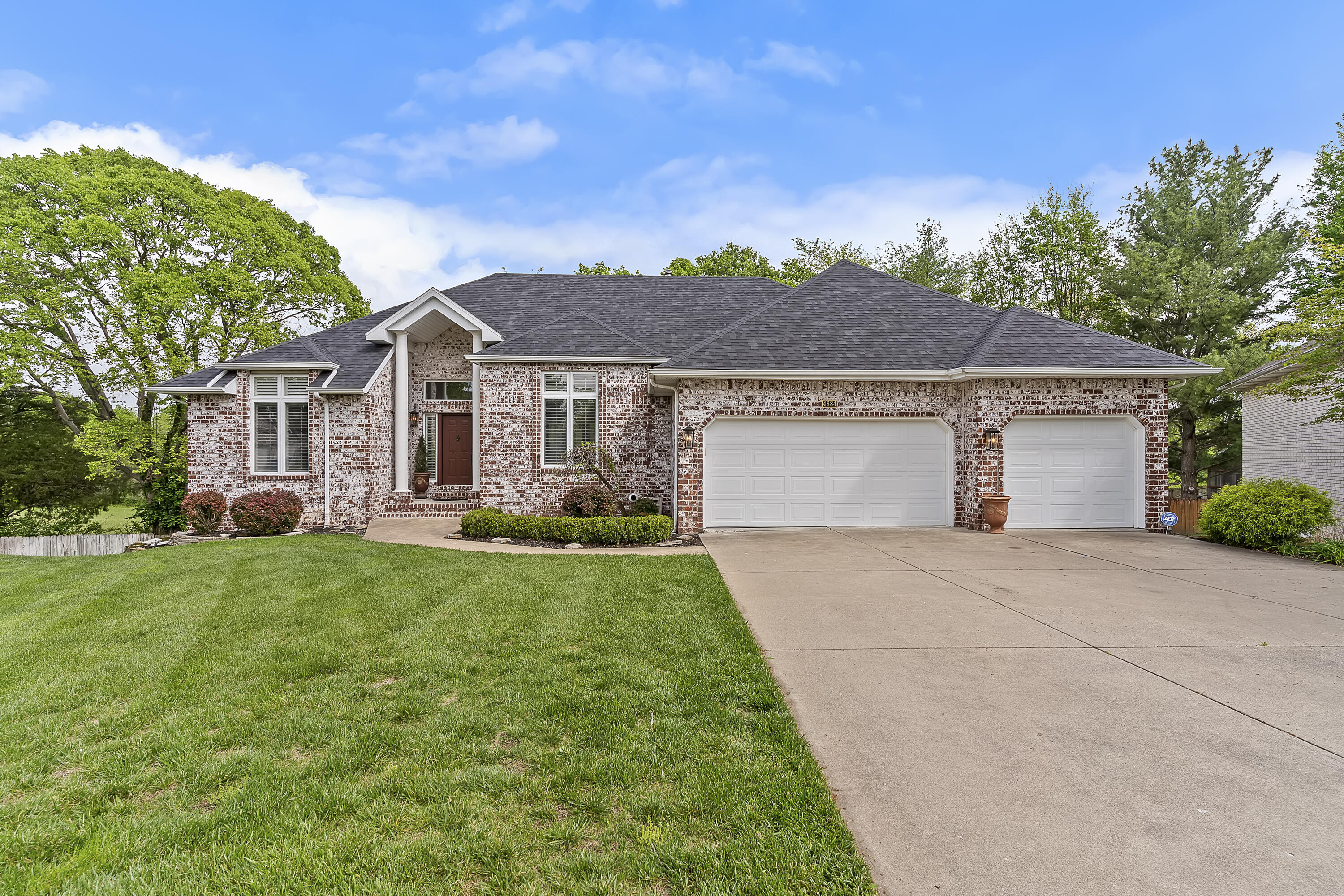 4884 E Kingwood Court Springfield, MO 65809